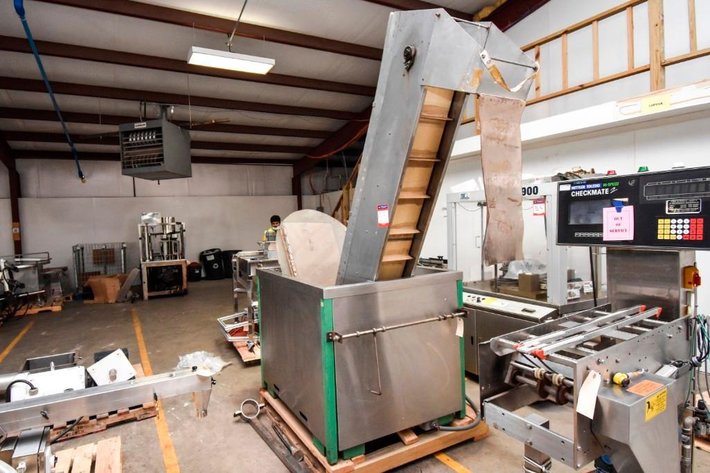 Image for ***SOLD*** MJK0461 Omega Cap Elevator H-1-18