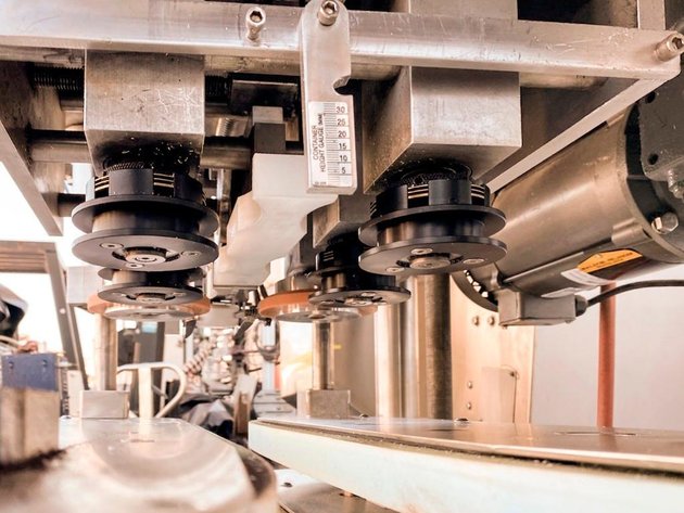 Image for ***SOLD*** MJK0482 Six Spindle Capper and Elevator