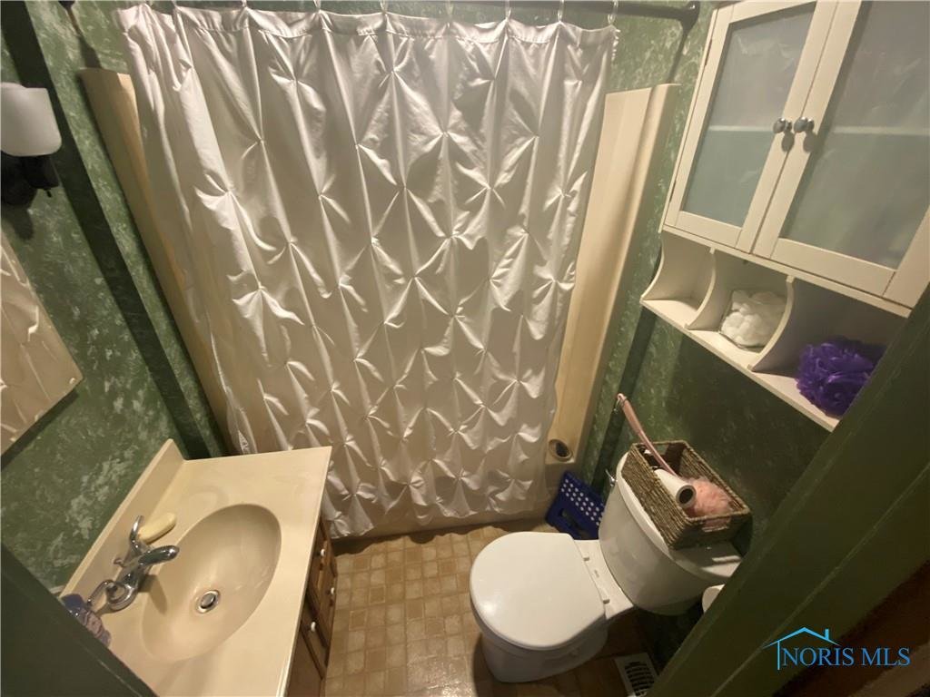 Image for MINIMUM BID AUCTION $59,000! 153 ELM ST.