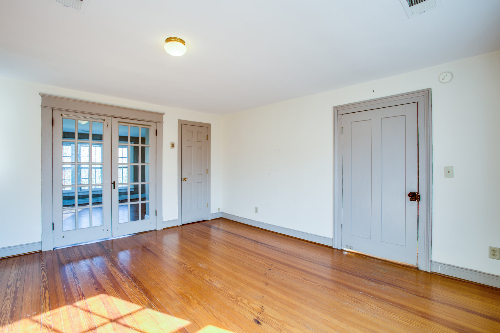 Image for 8 Room/2 BA Home/Office Building (Circa 1859) on .277 +/- Acres in Downtown Louisa, VA