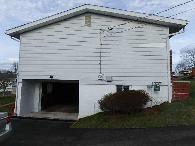 Image for SOLD $165,000 - 3 Bedroom with Full Basement
