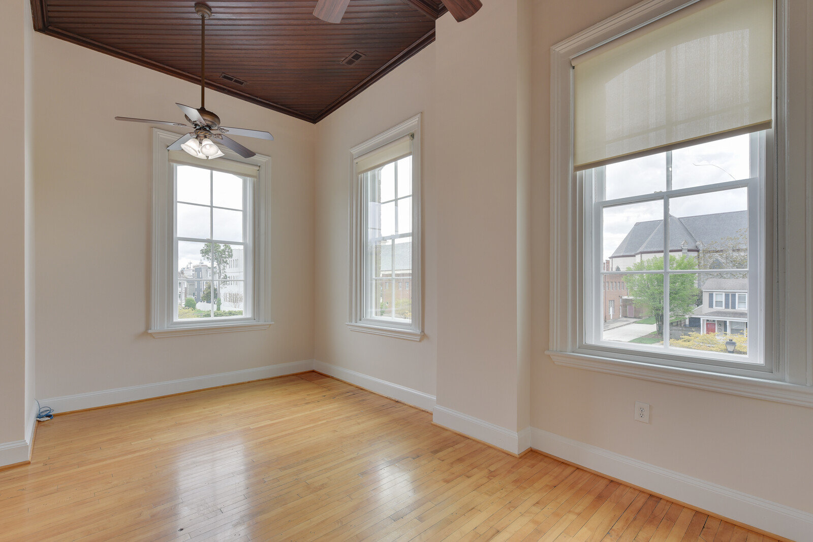 Image for Commercial Real Estate For Lease - Click Here for Details