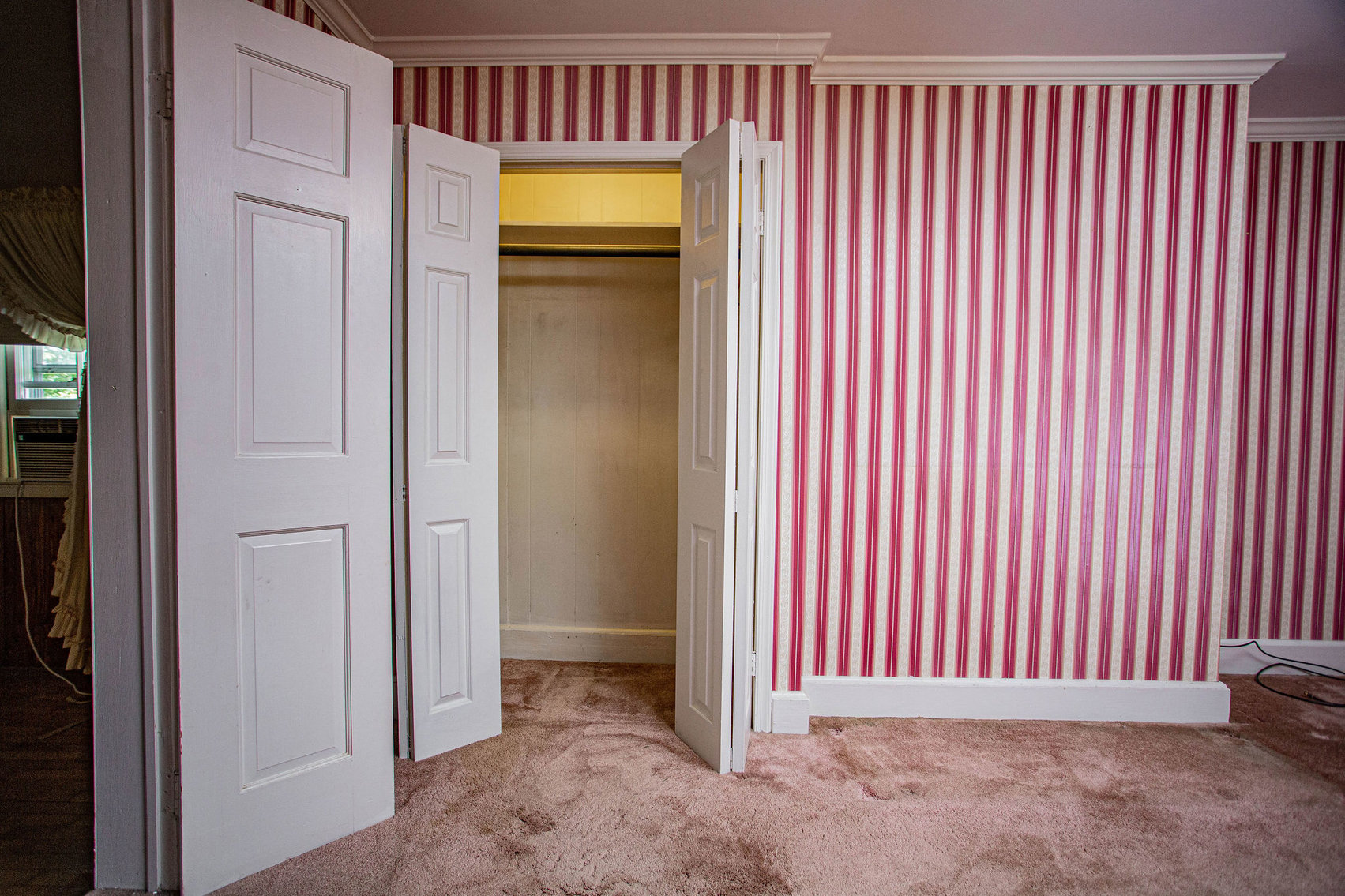 Image for 4 BR/2 BA Farm House, Barns, Fencing & 2 Ponds on 57.5 +/- Acres in Fauquier County, VA--SELLING to the HIGHEST BIDDER!!