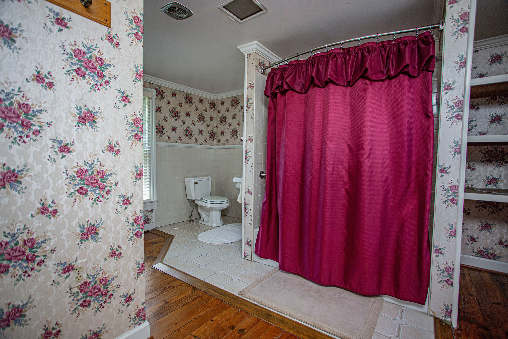 Image for 4 BR/2 BA Farm House, Barns, Fencing & 2 Ponds on 57.5 +/- Acres in Fauquier County, VA--SELLING to the HIGHEST BIDDER!!