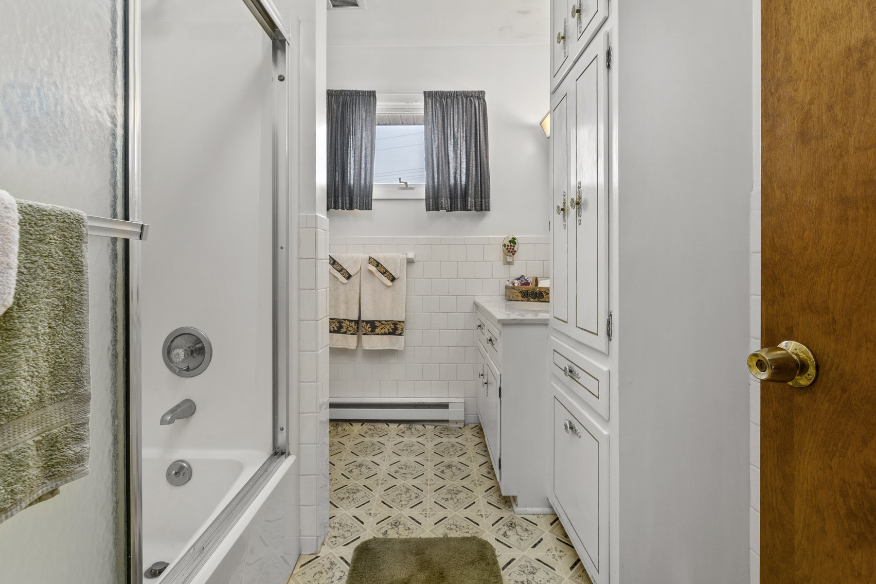 Image for UNDER CONTRACT - Northern Neck Estate - 6 BR/5BA Custom Built Brick Rancher on 1.8 AC Lot - Two Car Detached Garage With Workshop - 1151 Dodlyt Rd., Heathsville, VA 22473