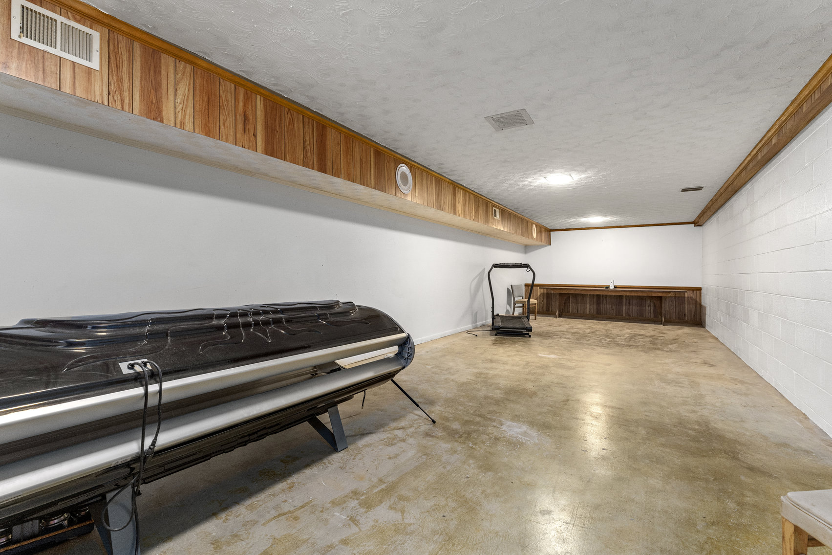 Image for UNDER CONTRACT - Northern Neck Estate - 6 BR/5BA Custom Built Brick Rancher on 1.8 AC Lot - Two Car Detached Garage With Workshop - 1151 Dodlyt Rd., Heathsville, VA 22473