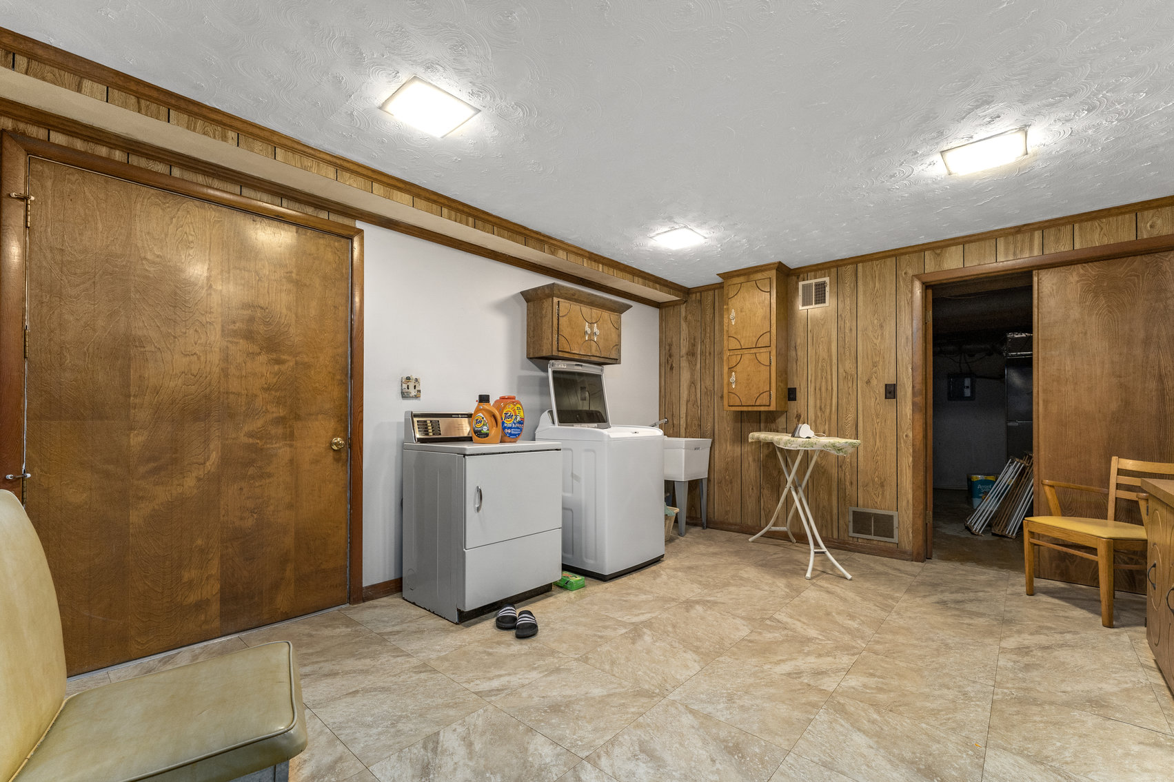 Image for UNDER CONTRACT - Northern Neck Estate - 6 BR/5BA Custom Built Brick Rancher on 1.8 AC Lot - Two Car Detached Garage With Workshop - 1151 Dodlyt Rd., Heathsville, VA 22473