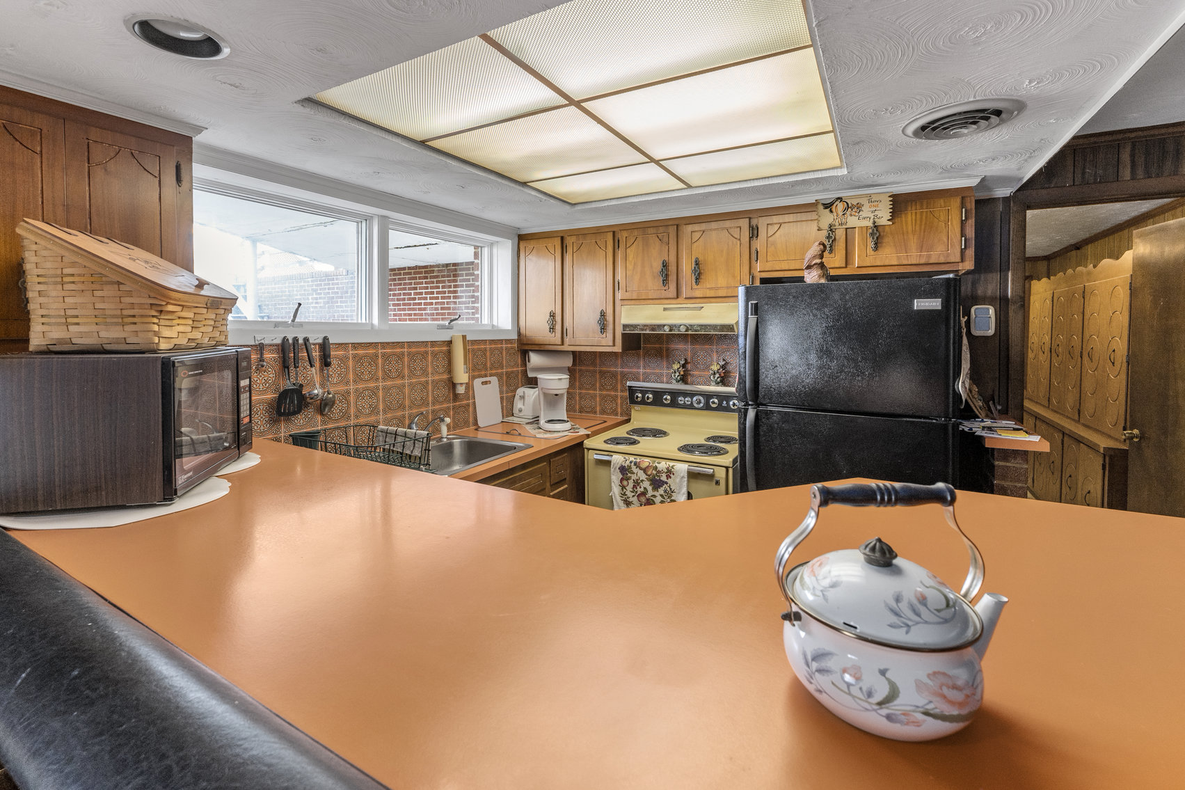 Image for UNDER CONTRACT - Northern Neck Estate - 6 BR/5BA Custom Built Brick Rancher on 1.8 AC Lot - Two Car Detached Garage With Workshop - 1151 Dodlyt Rd., Heathsville, VA 22473