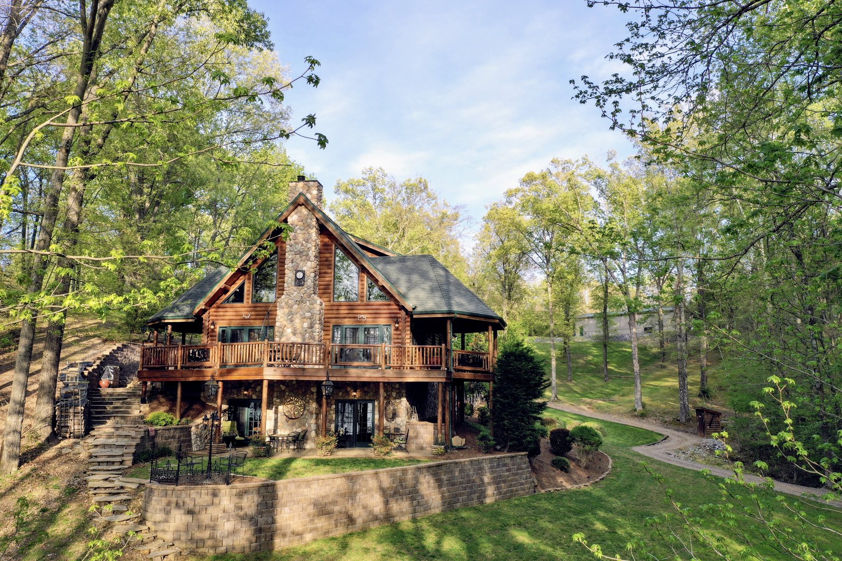 Image for Incredible Lake Barkley Main Channel, Waterfront, Log Home on 2.7+/- acres with a Private DOCK.