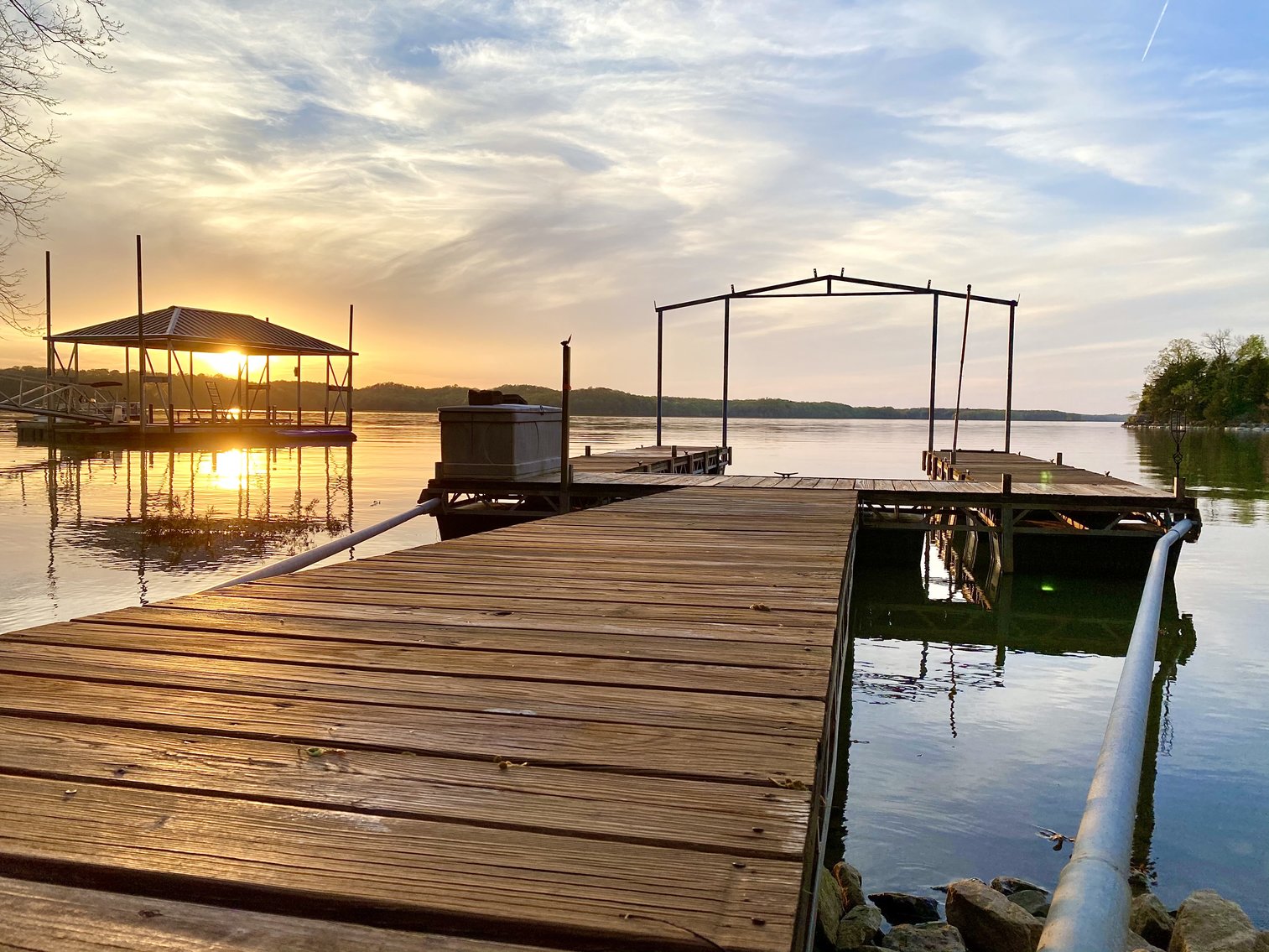 Image for Incredible Lake Barkley Main Channel, Waterfront, Log Home on 2.7+/- acres with a Private DOCK.