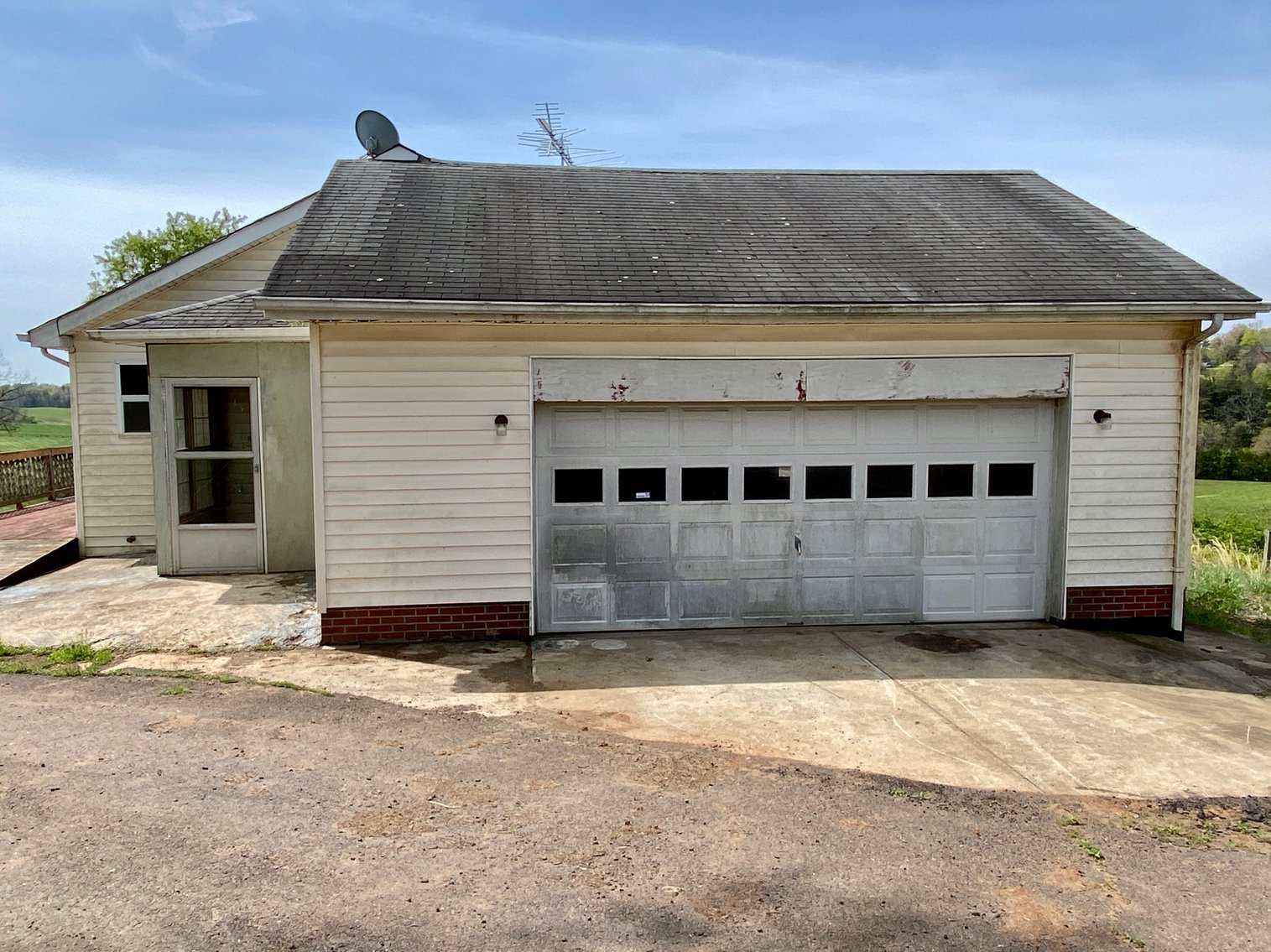 Image for 3 BR/3.5 BA Home on 21 +/- Acres w/Blue Ridge Mountain Views in Madison County, VA--SELLS to the HIGHEST BIDDER!!