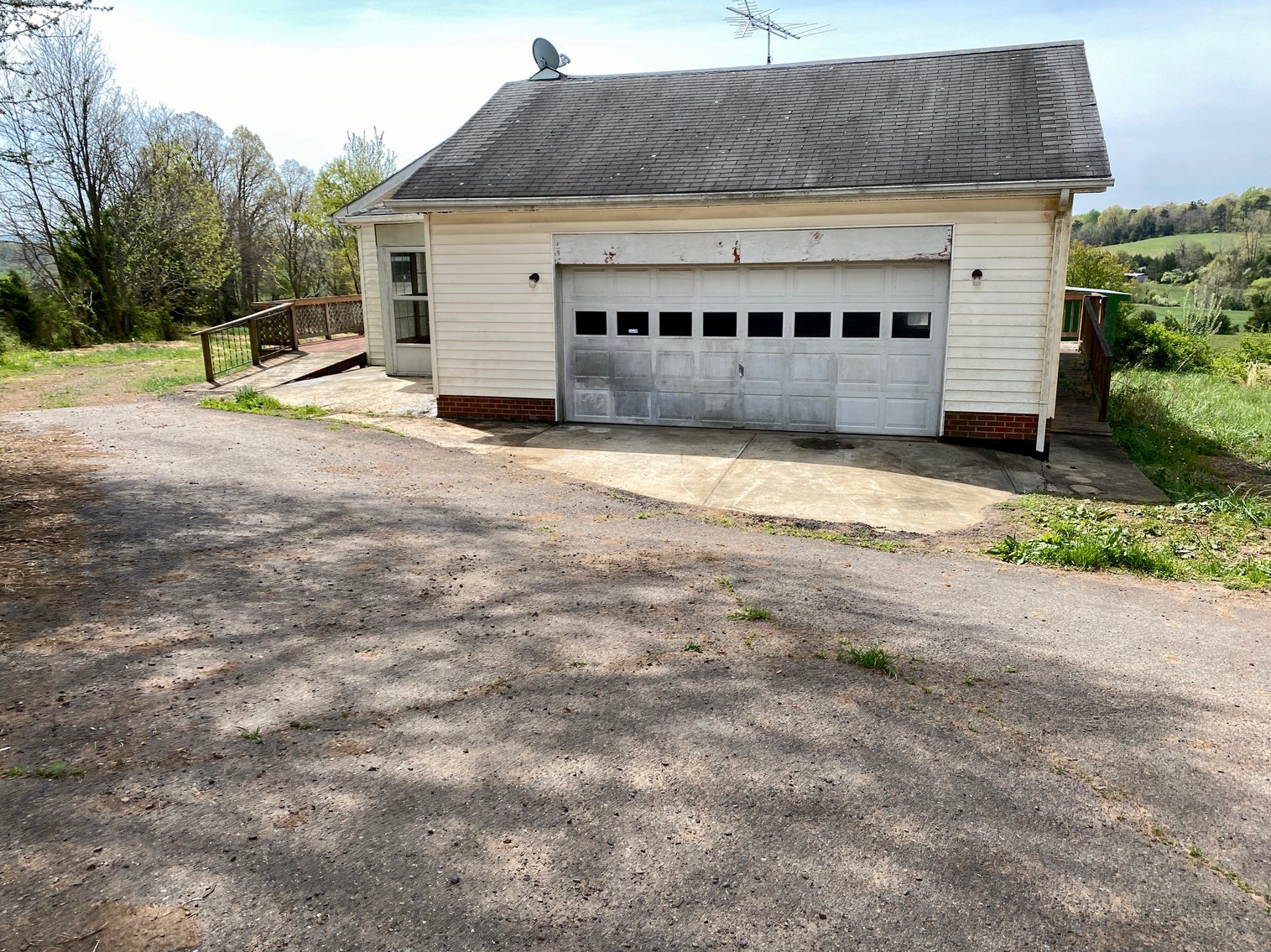 Image for 3 BR/3.5 BA Home on 21 +/- Acres w/Blue Ridge Mountain Views in Madison County, VA--SELLS to the HIGHEST BIDDER!!