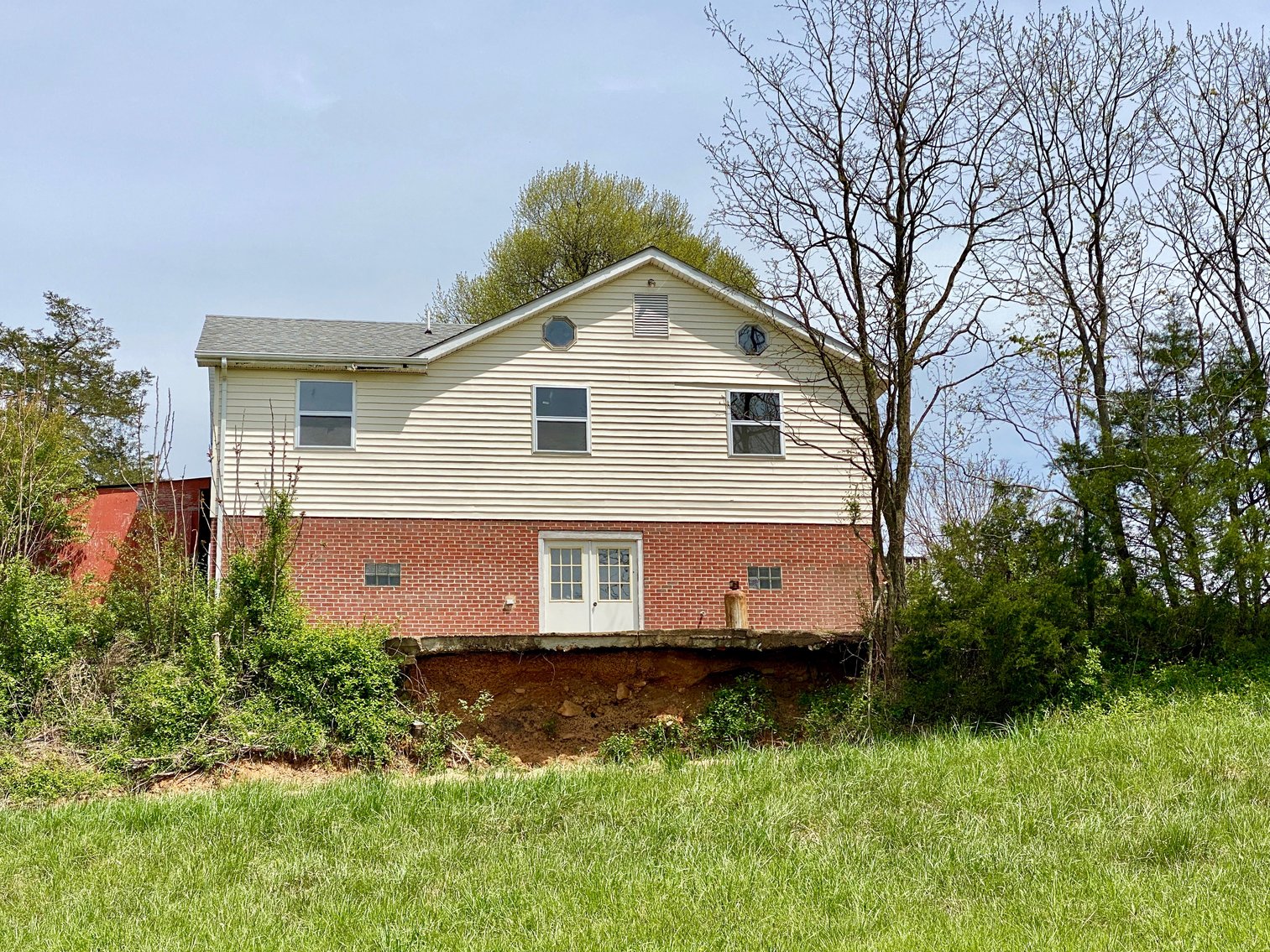 Image for 3 BR/3.5 BA Home on 21 +/- Acres w/Blue Ridge Mountain Views in Madison County, VA--SELLS to the HIGHEST BIDDER!!
