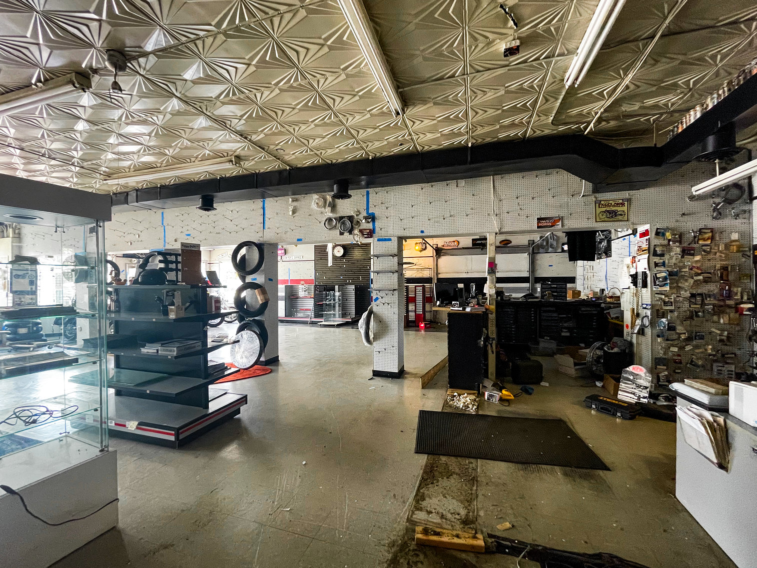 Image for UNDER CONTRACT - Owner Retiring - Former Departure Bike Works Repair & Retail Shop - High Traffic Counts & High Visibility - 5216 Hull Street Rd., Richmond, VA 23224
