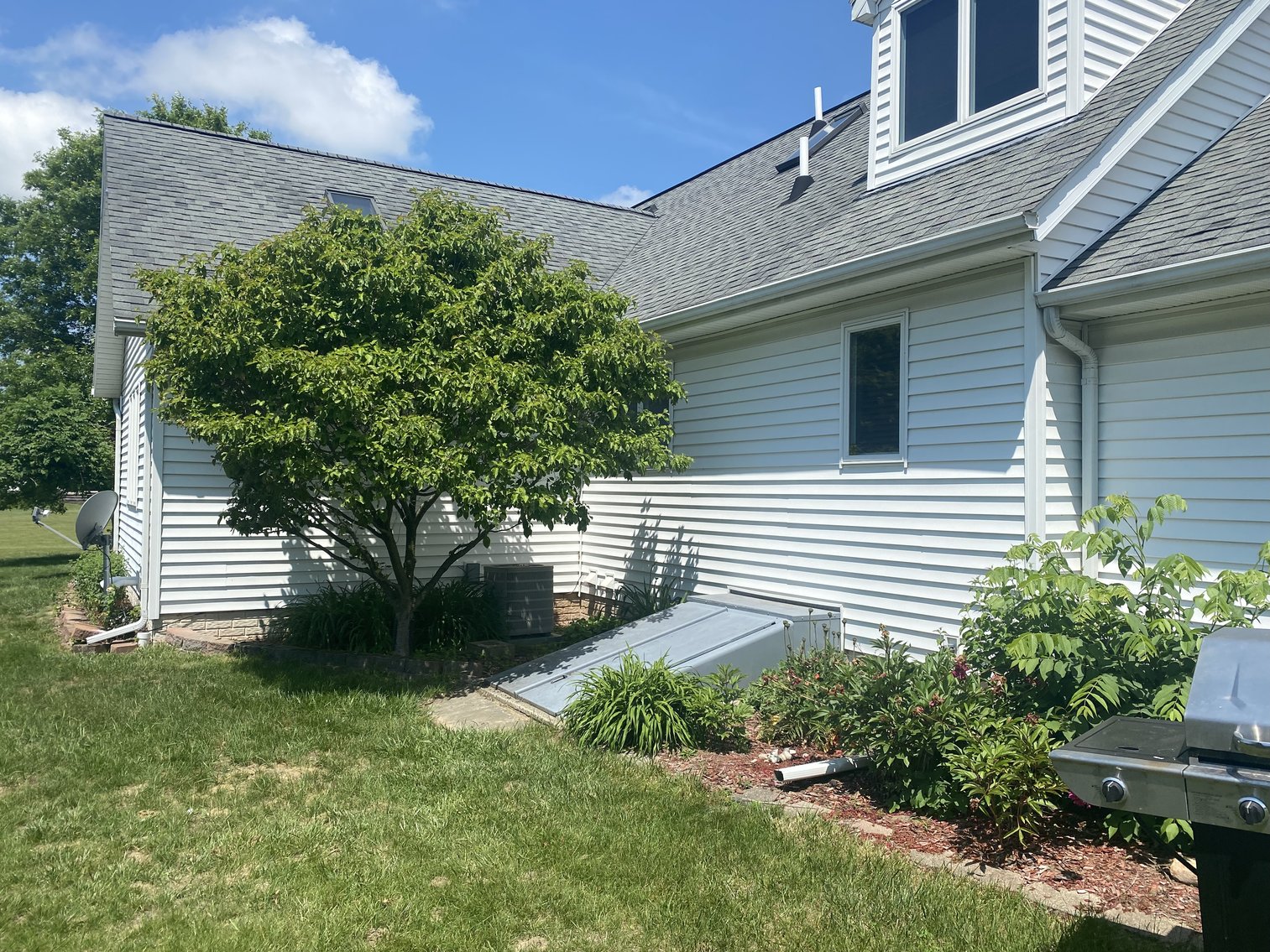 1905 Smith Road, Temperance, Michigan 48182