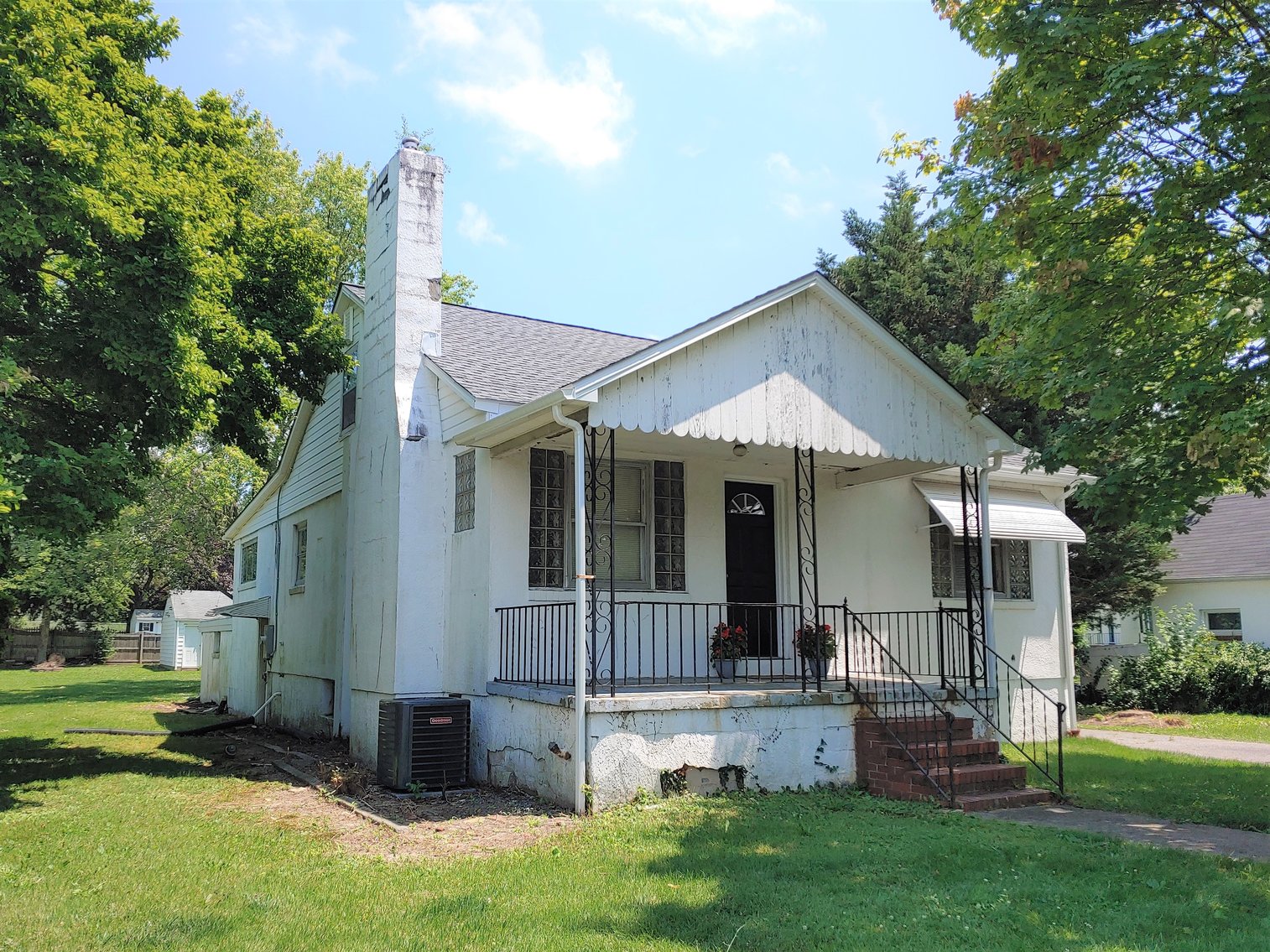 Image for 3 BR, 2 BA HOME W/ ATTACHED 2 CAR GARAGE MIXED RESIDENTIAL/OFFICE USE AREA