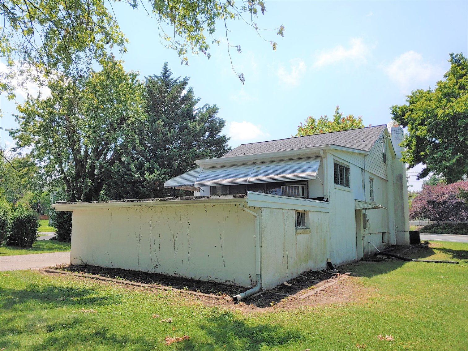 Image for 3 BR, 2 BA HOME W/ ATTACHED 2 CAR GARAGE MIXED RESIDENTIAL/OFFICE USE AREA