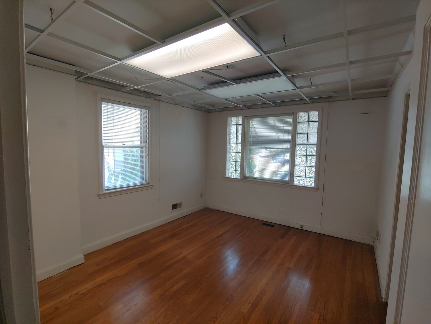 Image for 3 BR, 2 BA HOME W/ ATTACHED 2 CAR GARAGE MIXED RESIDENTIAL/OFFICE USE AREA