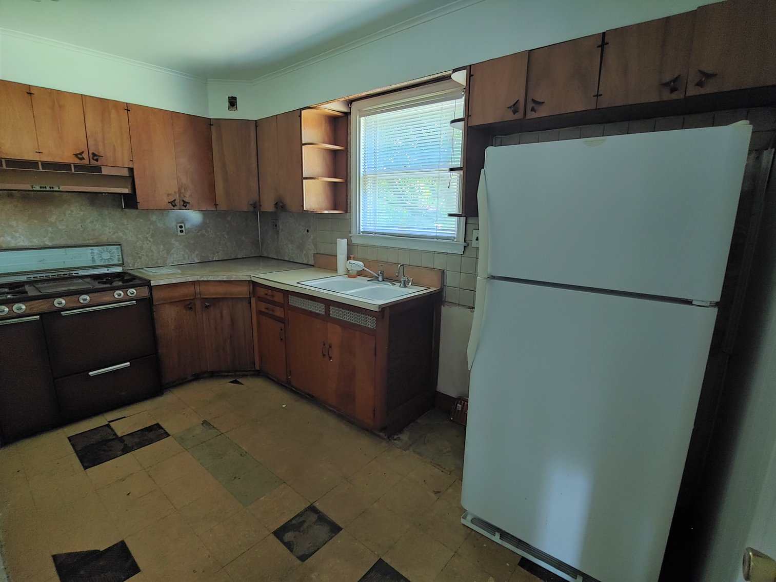 Image for 3 BR, 2 BA HOME W/ ATTACHED 2 CAR GARAGE MIXED RESIDENTIAL/OFFICE USE AREA