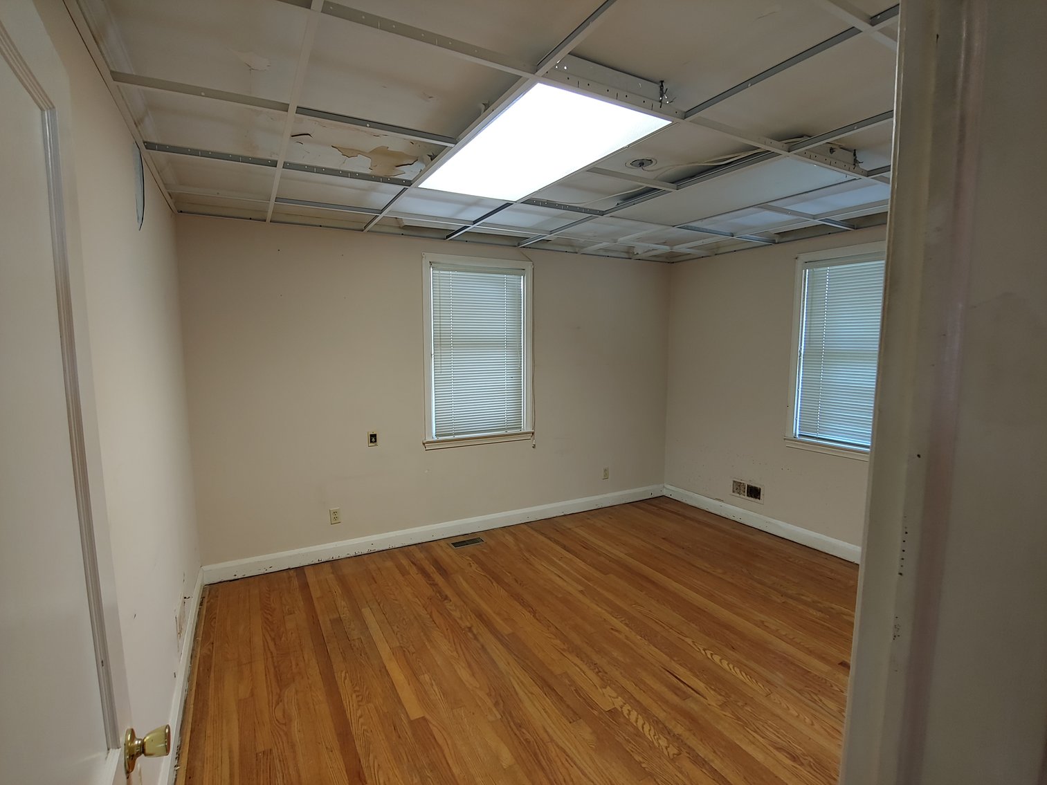 Image for 3 BR, 2 BA HOME W/ ATTACHED 2 CAR GARAGE MIXED RESIDENTIAL/OFFICE USE AREA