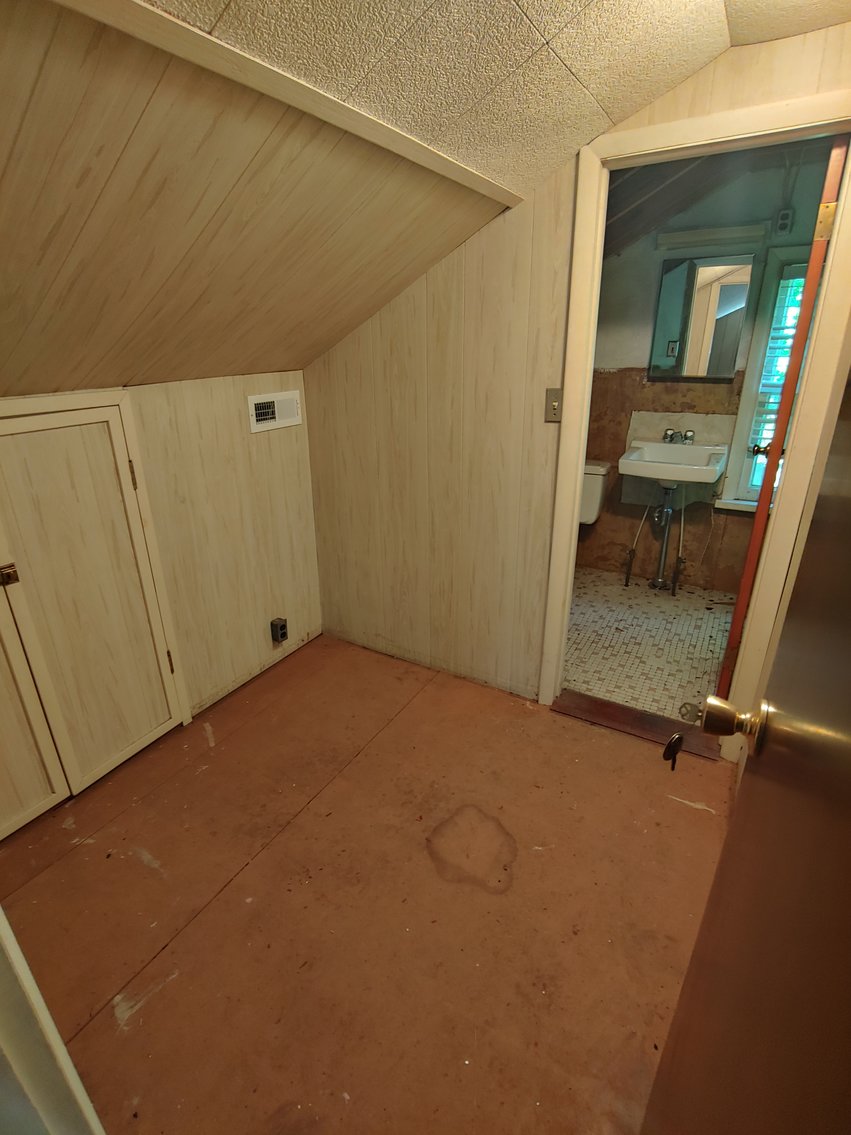 Image for 3 BR, 2 BA HOME W/ ATTACHED 2 CAR GARAGE MIXED RESIDENTIAL/OFFICE USE AREA