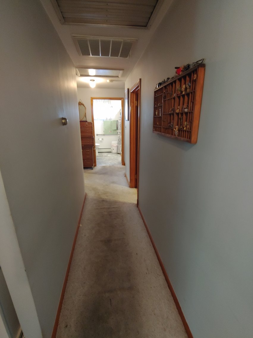 Image for 3 BR, 2 BA RANCH STYLE HOME ANTIQUE, MODERN & TOY SEWING MACHINES TONS OF CUSTOM & COSTUME JEWELRY LIKE NEW 2018 BUICK ENVISION LARGE TOY BEAR COLLECTION INCLUDING STEIFFS