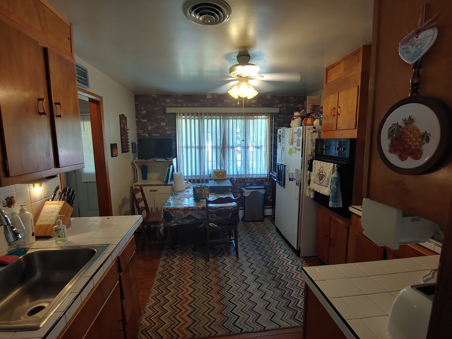 Image for 3 BR, 2 BA RANCH STYLE HOME ANTIQUE, MODERN & TOY SEWING MACHINES TONS OF CUSTOM & COSTUME JEWELRY LIKE NEW 2018 BUICK ENVISION LARGE TOY BEAR COLLECTION INCLUDING STEIFFS