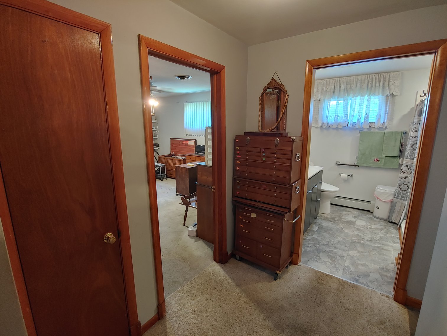 Image for 3 BR, 2 BA RANCH STYLE HOME ANTIQUE, MODERN & TOY SEWING MACHINES TONS OF CUSTOM & COSTUME JEWELRY LIKE NEW 2018 BUICK ENVISION LARGE TOY BEAR COLLECTION INCLUDING STEIFFS