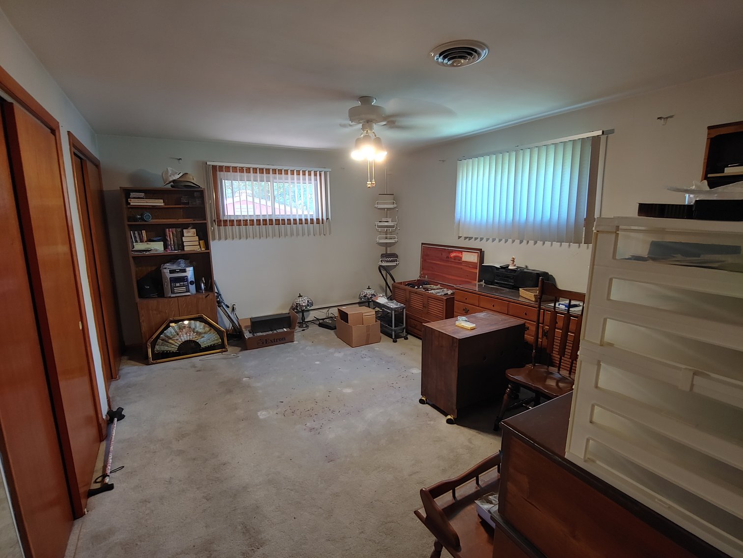 Image for 3 BR, 2 BA RANCH STYLE HOME ANTIQUE, MODERN & TOY SEWING MACHINES TONS OF CUSTOM & COSTUME JEWELRY LIKE NEW 2018 BUICK ENVISION LARGE TOY BEAR COLLECTION INCLUDING STEIFFS