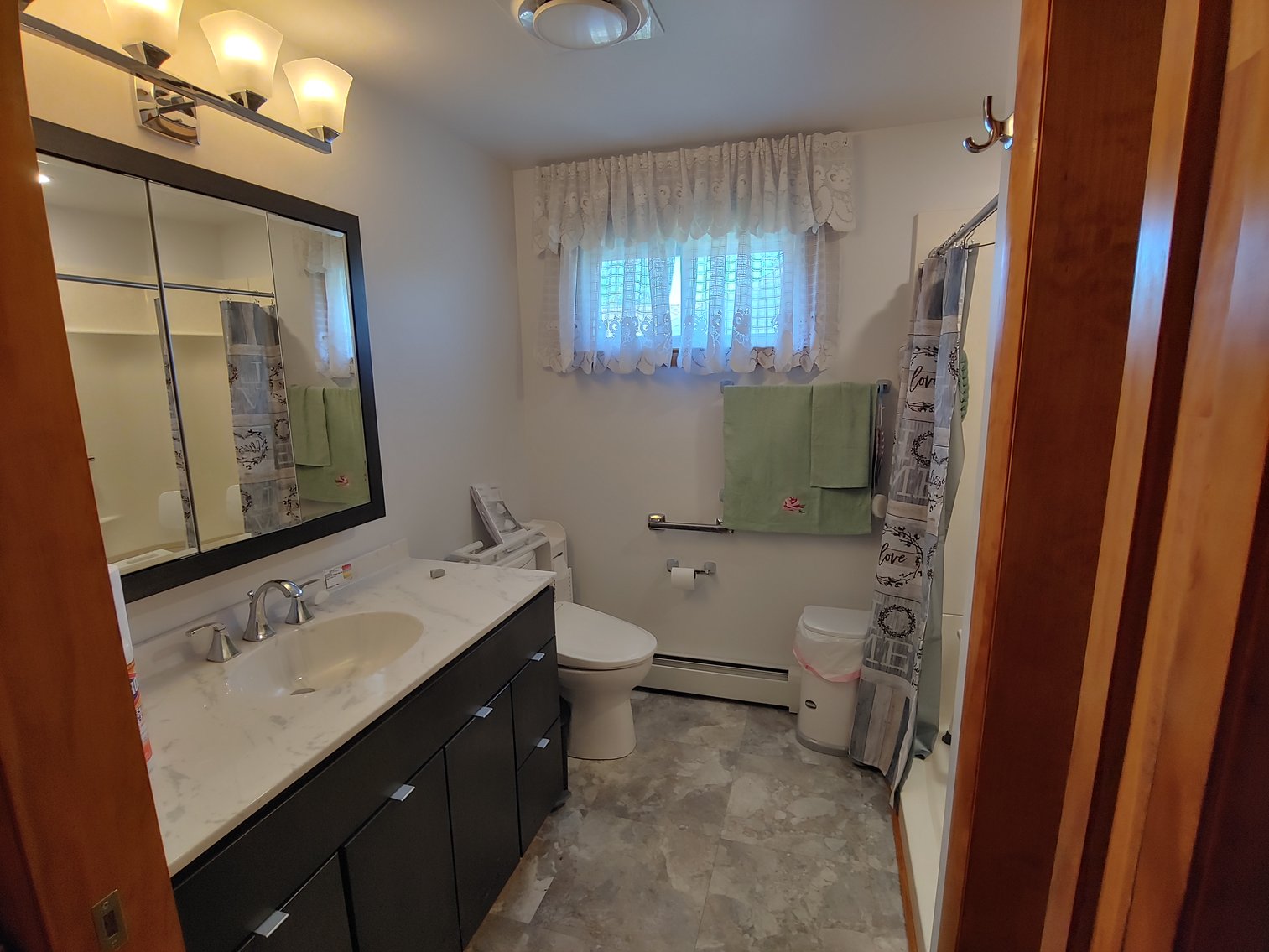 Image for 3 BR, 2 BA RANCH STYLE HOME ANTIQUE, MODERN & TOY SEWING MACHINES TONS OF CUSTOM & COSTUME JEWELRY LIKE NEW 2018 BUICK ENVISION LARGE TOY BEAR COLLECTION INCLUDING STEIFFS