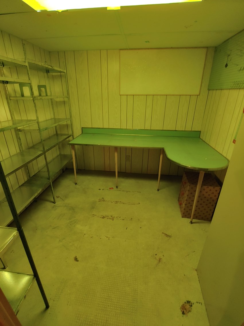 Image for 3 BR, 2 BA RANCH STYLE HOME ANTIQUE, MODERN & TOY SEWING MACHINES TONS OF CUSTOM & COSTUME JEWELRY LIKE NEW 2018 BUICK ENVISION LARGE TOY BEAR COLLECTION INCLUDING STEIFFS