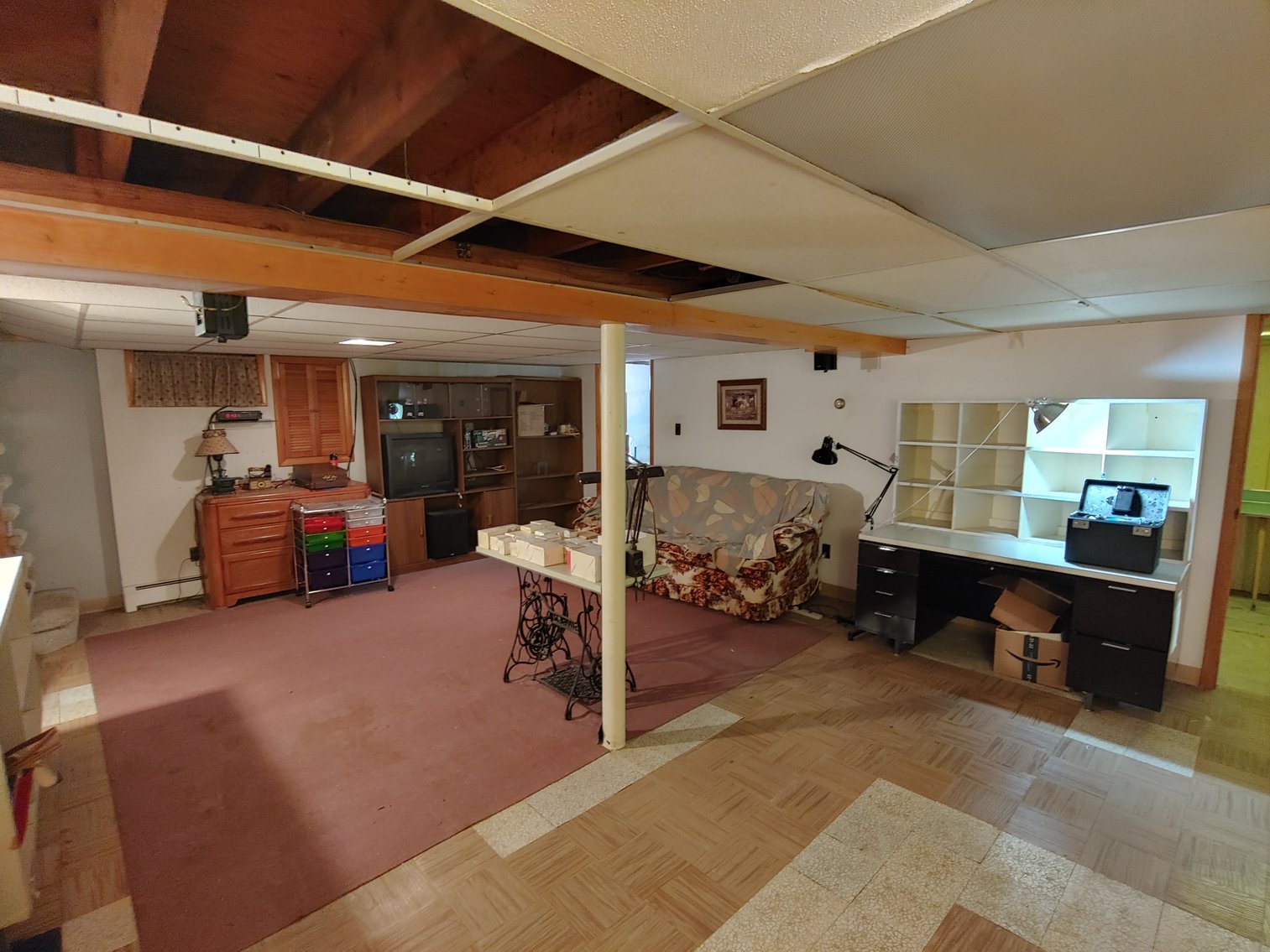 Image for 3 BR, 2 BA RANCH STYLE HOME ANTIQUE, MODERN & TOY SEWING MACHINES TONS OF CUSTOM & COSTUME JEWELRY LIKE NEW 2018 BUICK ENVISION LARGE TOY BEAR COLLECTION INCLUDING STEIFFS