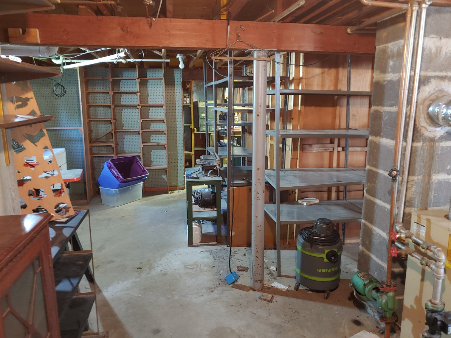 Image for 3 BR, 2 BA RANCH STYLE HOME ANTIQUE, MODERN & TOY SEWING MACHINES TONS OF CUSTOM & COSTUME JEWELRY LIKE NEW 2018 BUICK ENVISION LARGE TOY BEAR COLLECTION INCLUDING STEIFFS