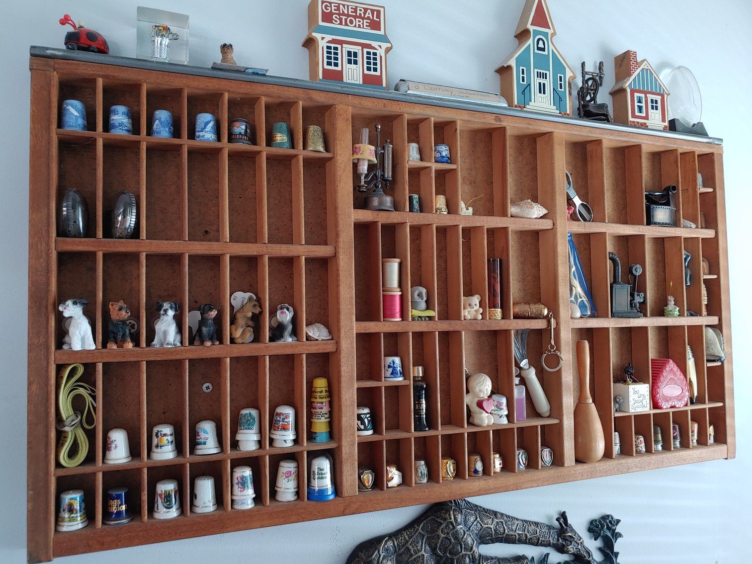 Image for 3 BR, 2 BA RANCH STYLE HOME ANTIQUE, MODERN & TOY SEWING MACHINES TONS OF CUSTOM & COSTUME JEWELRY LIKE NEW 2018 BUICK ENVISION LARGE TOY BEAR COLLECTION INCLUDING STEIFFS