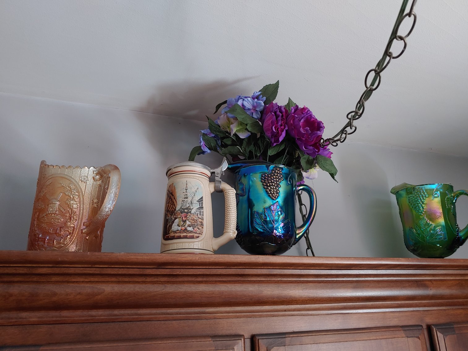 Image for 3 BR, 2 BA RANCH STYLE HOME ANTIQUE, MODERN & TOY SEWING MACHINES TONS OF CUSTOM & COSTUME JEWELRY LIKE NEW 2018 BUICK ENVISION LARGE TOY BEAR COLLECTION INCLUDING STEIFFS