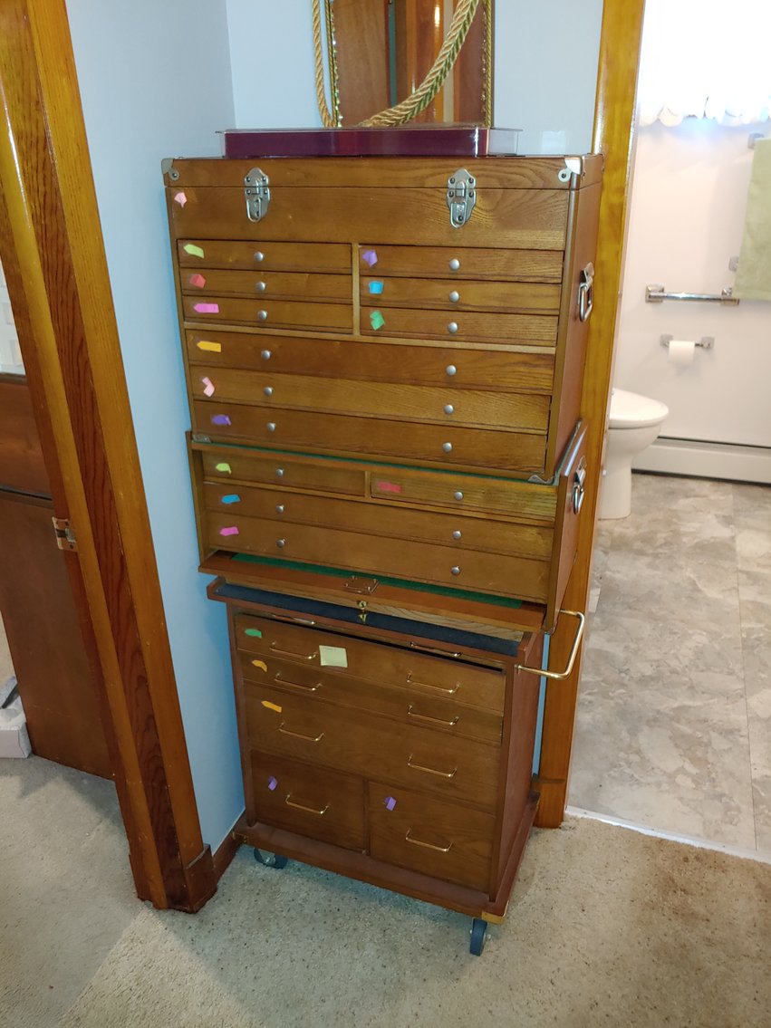 Image for 3 BR, 2 BA RANCH STYLE HOME ANTIQUE, MODERN & TOY SEWING MACHINES TONS OF CUSTOM & COSTUME JEWELRY LIKE NEW 2018 BUICK ENVISION LARGE TOY BEAR COLLECTION INCLUDING STEIFFS