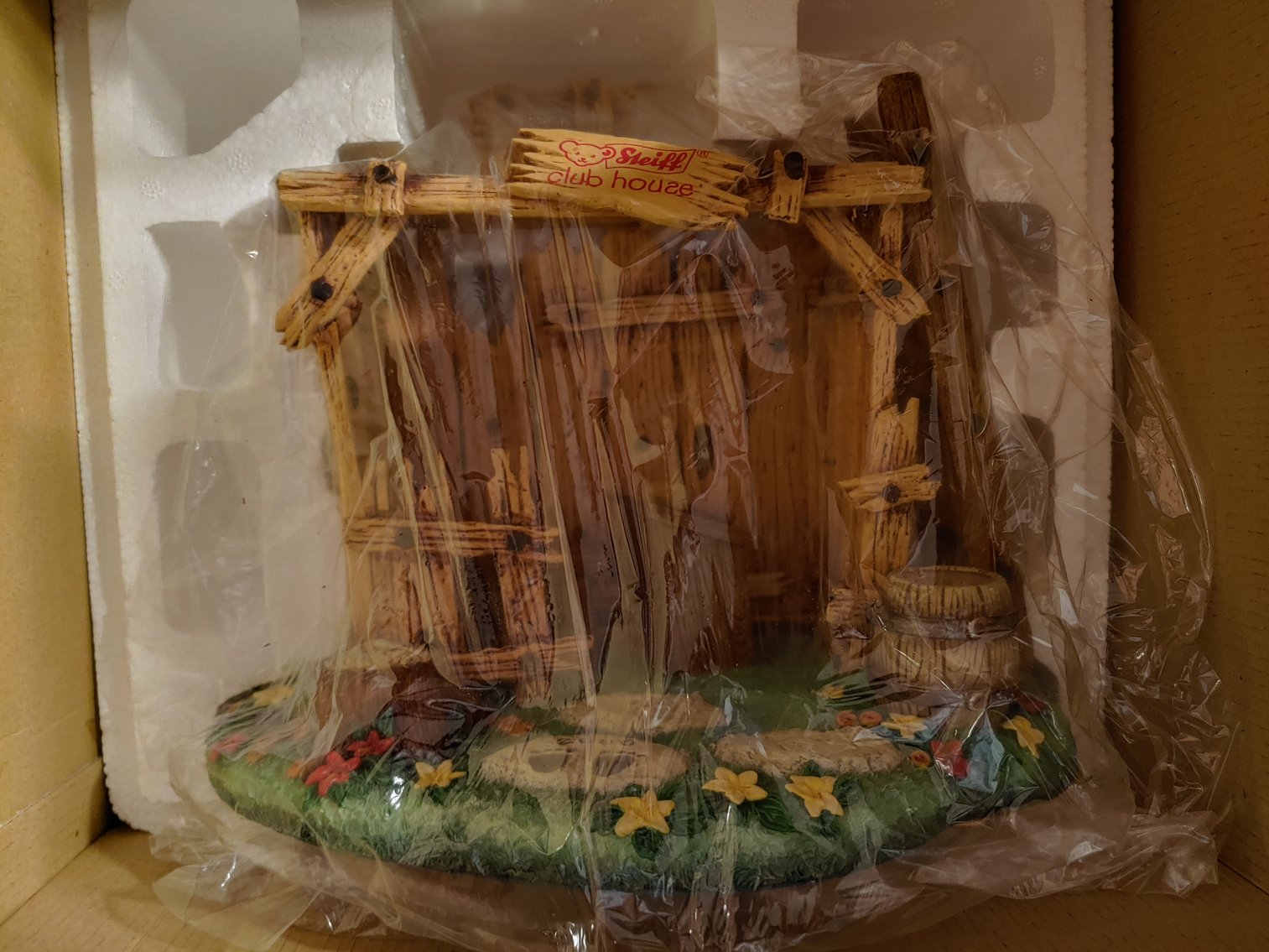 Image for 3 BR, 2 BA RANCH STYLE HOME ANTIQUE, MODERN & TOY SEWING MACHINES TONS OF CUSTOM & COSTUME JEWELRY LIKE NEW 2018 BUICK ENVISION LARGE TOY BEAR COLLECTION INCLUDING STEIFFS