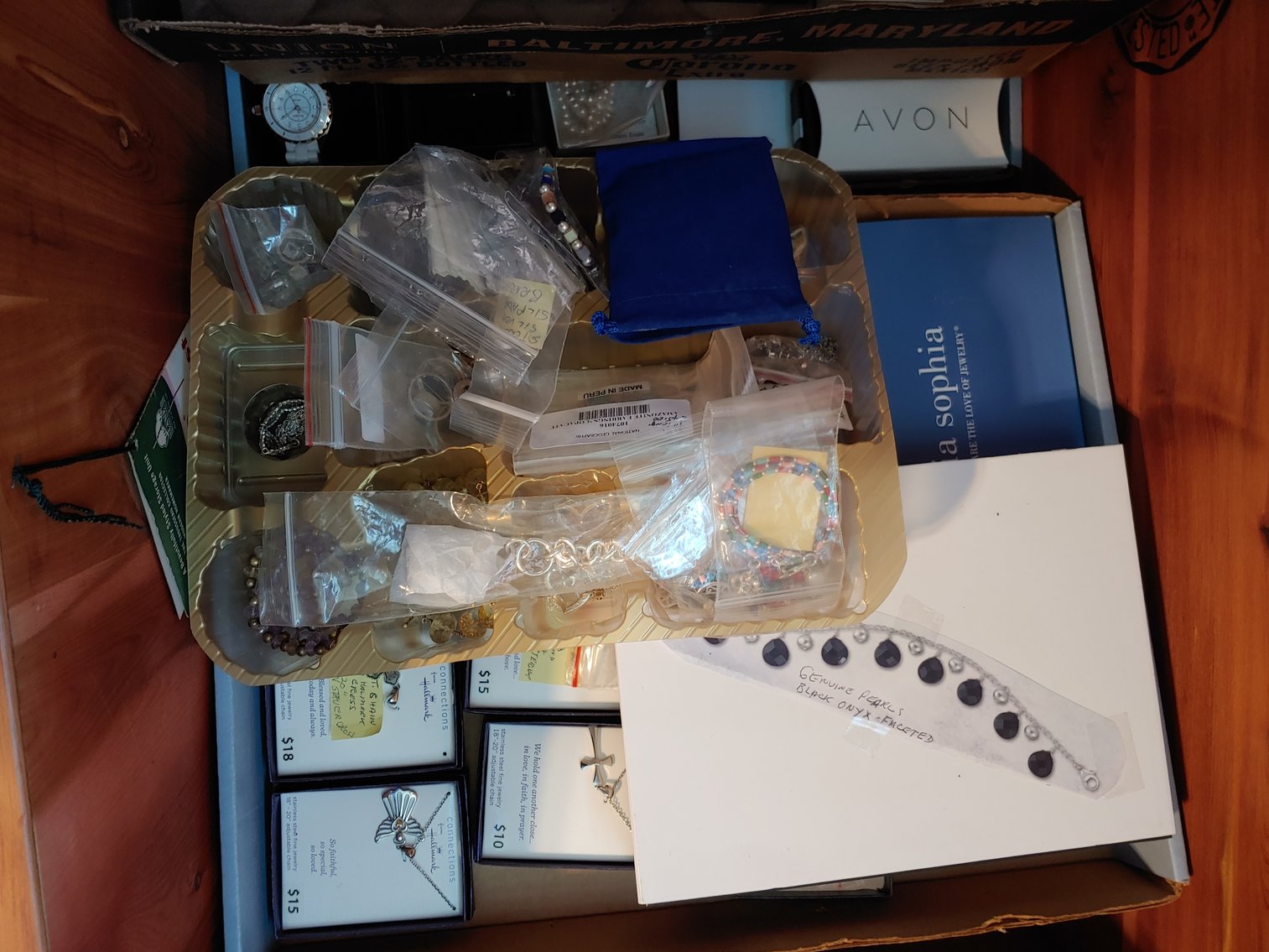 Image for 3 BR, 2 BA RANCH STYLE HOME ANTIQUE, MODERN & TOY SEWING MACHINES TONS OF CUSTOM & COSTUME JEWELRY LIKE NEW 2018 BUICK ENVISION LARGE TOY BEAR COLLECTION INCLUDING STEIFFS