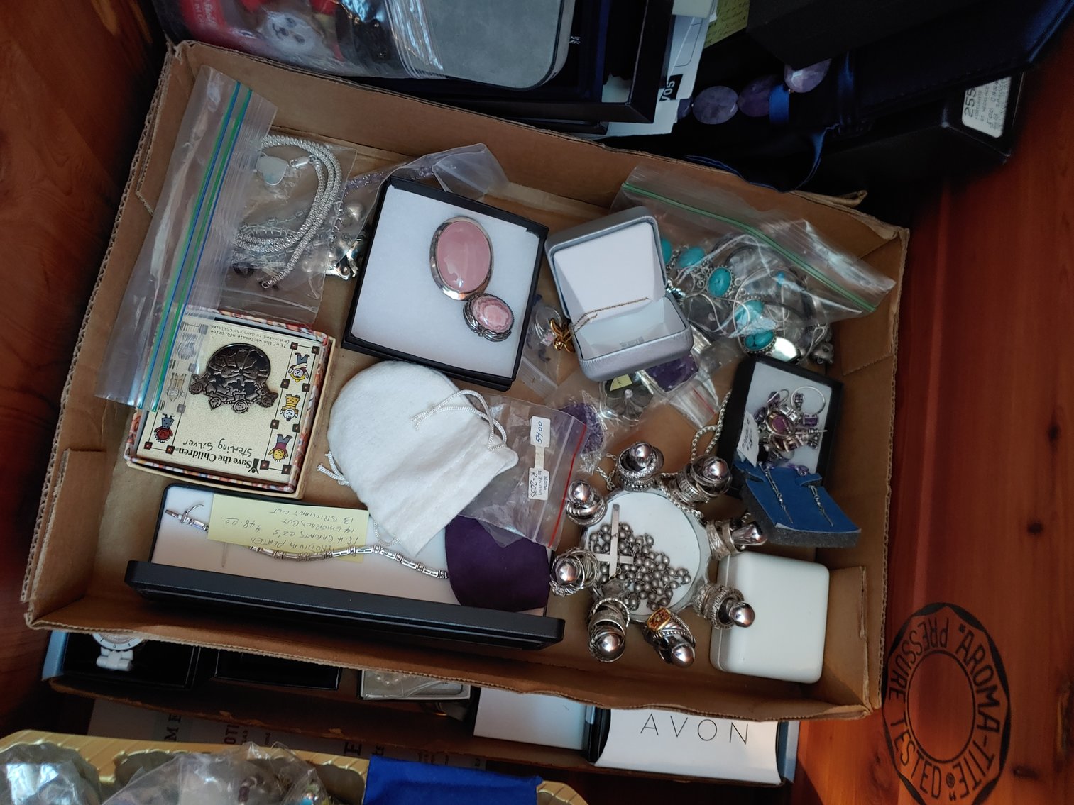 Image for 3 BR, 2 BA RANCH STYLE HOME ANTIQUE, MODERN & TOY SEWING MACHINES TONS OF CUSTOM & COSTUME JEWELRY LIKE NEW 2018 BUICK ENVISION LARGE TOY BEAR COLLECTION INCLUDING STEIFFS