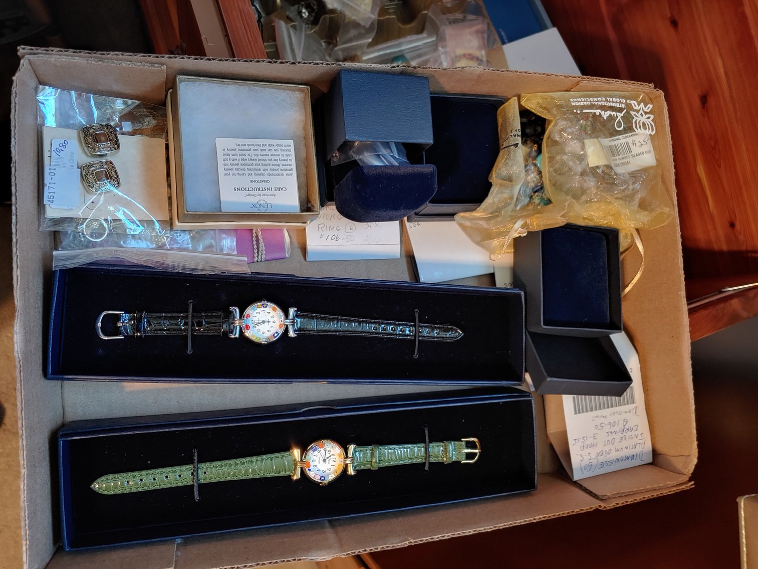 Image for 3 BR, 2 BA RANCH STYLE HOME ANTIQUE, MODERN & TOY SEWING MACHINES TONS OF CUSTOM & COSTUME JEWELRY LIKE NEW 2018 BUICK ENVISION LARGE TOY BEAR COLLECTION INCLUDING STEIFFS