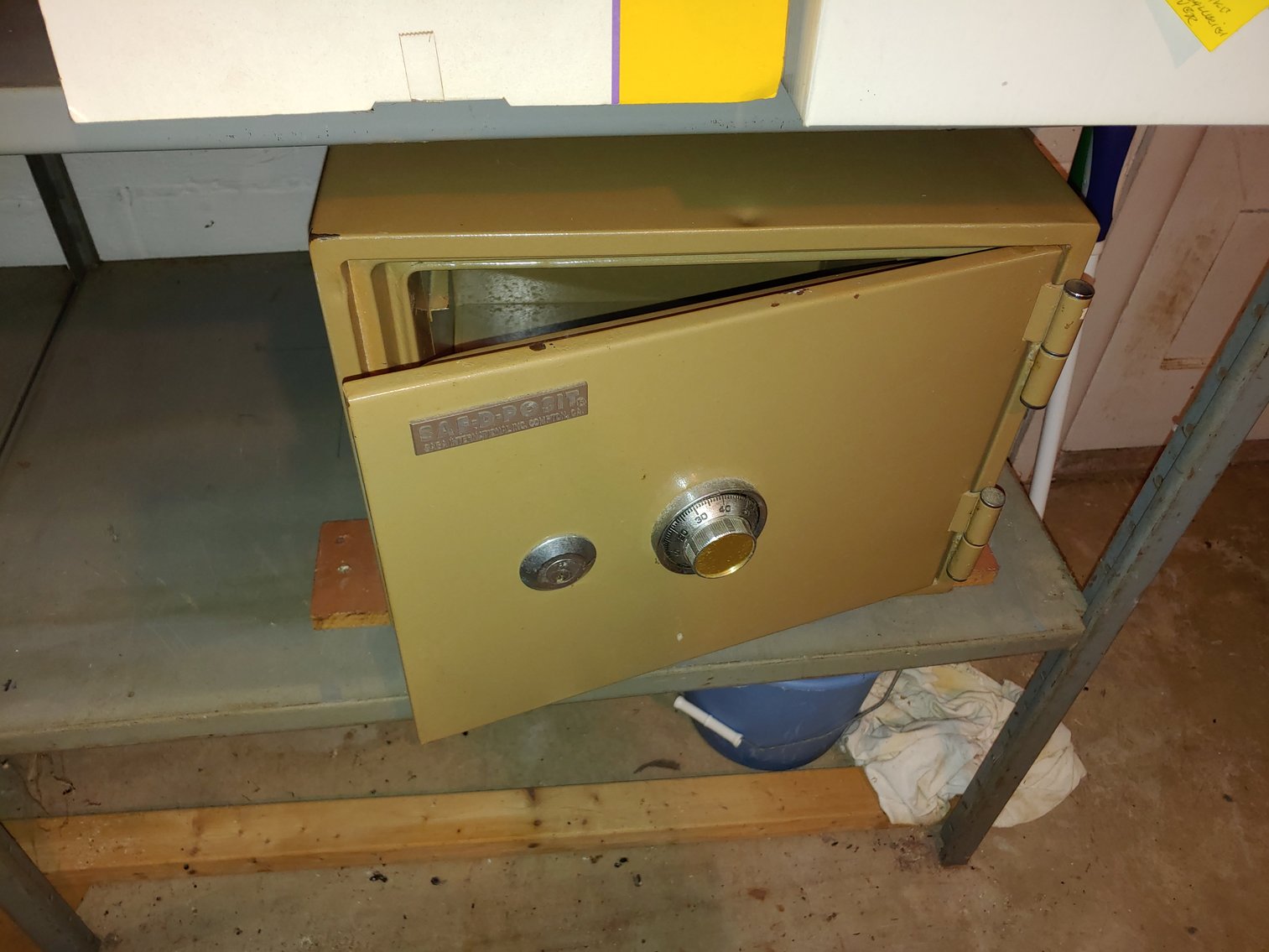 Image for 3 BR, 2 BA RANCH STYLE HOME ANTIQUE, MODERN & TOY SEWING MACHINES TONS OF CUSTOM & COSTUME JEWELRY LIKE NEW 2018 BUICK ENVISION LARGE TOY BEAR COLLECTION INCLUDING STEIFFS