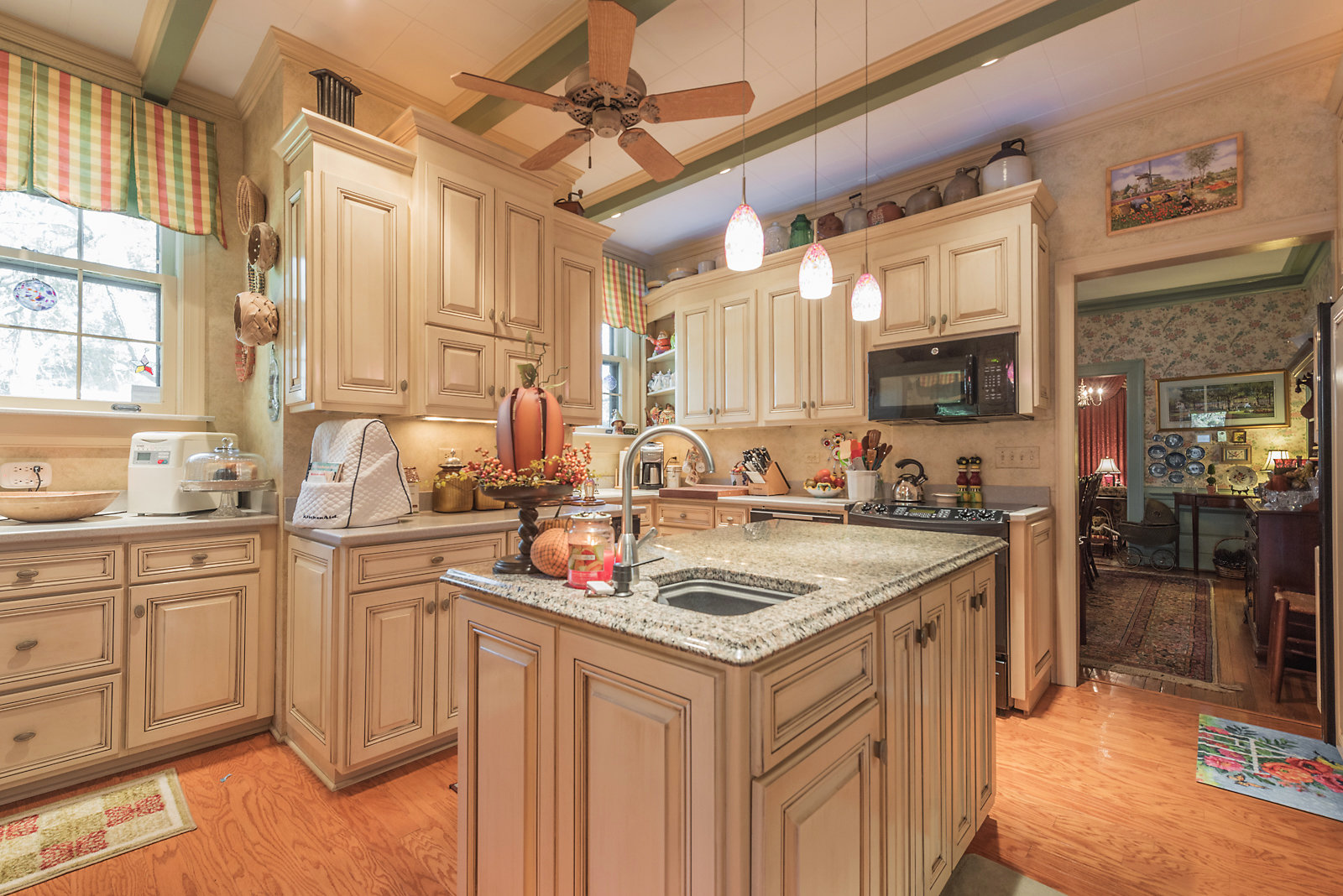 Image for Majestic 5 BR/4.5 BA Home on 1+ Acres w/Large Detached Garage/Shop in Downtown Blackstone, VA