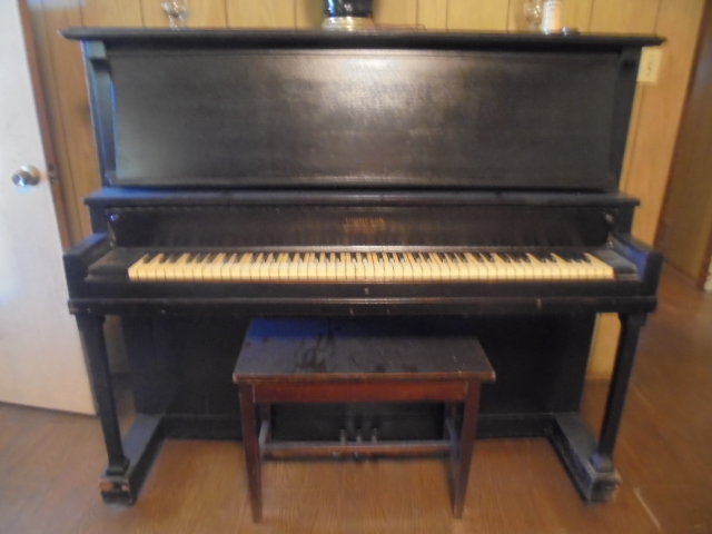 Image for REAL ESTATE (UNDER CONTRACT) & ESTATE PERSONAL PROPERTY AUCTION