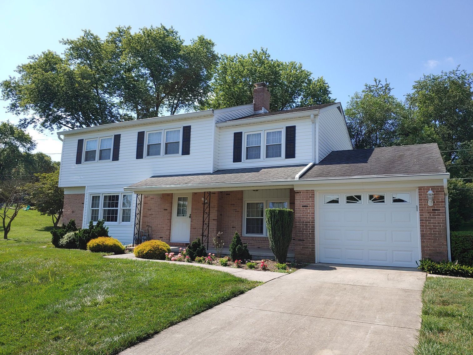 Image for 5 BR, 3.5 BA BRICK & VINYL SIDED COLONIAL W/ ATT. GARAGE & IN-LAW SUITE END OF COURT LOCATION ON 0.39+/- ACRES