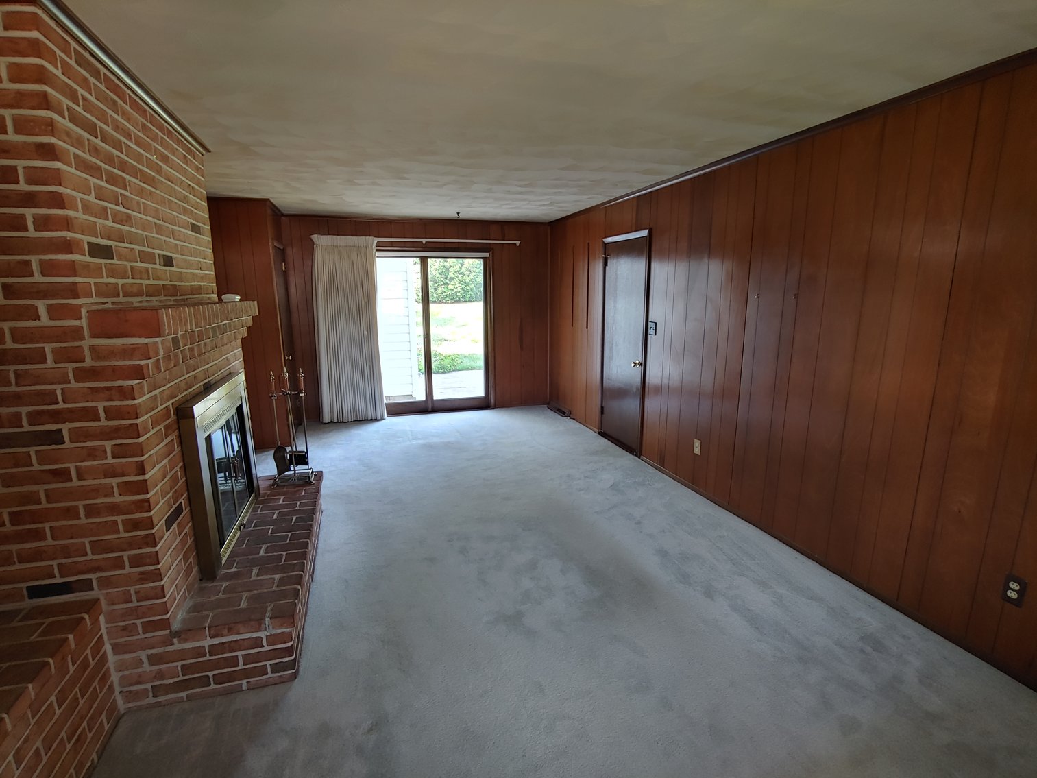 Image for 5 BR, 3.5 BA BRICK & VINYL SIDED COLONIAL W/ ATT. GARAGE & IN-LAW SUITE END OF COURT LOCATION ON 0.39+/- ACRES