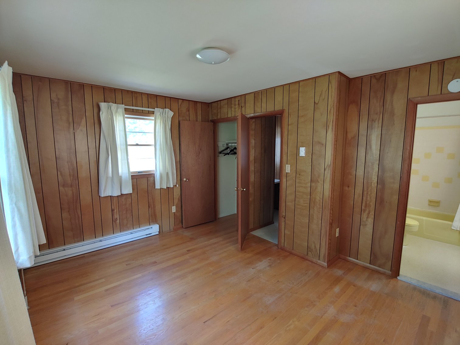 Image for 5 BR, 3.5 BA BRICK & VINYL SIDED COLONIAL W/ ATT. GARAGE & IN-LAW SUITE END OF COURT LOCATION ON 0.39+/- ACRES