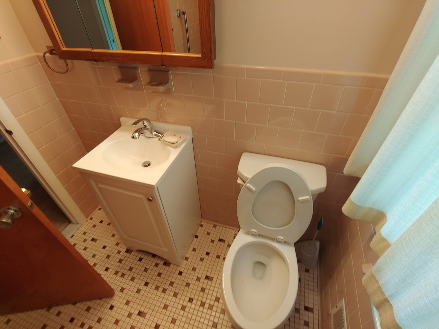 Image for 5 BR, 3.5 BA BRICK & VINYL SIDED COLONIAL W/ ATT. GARAGE & IN-LAW SUITE END OF COURT LOCATION ON 0.39+/- ACRES