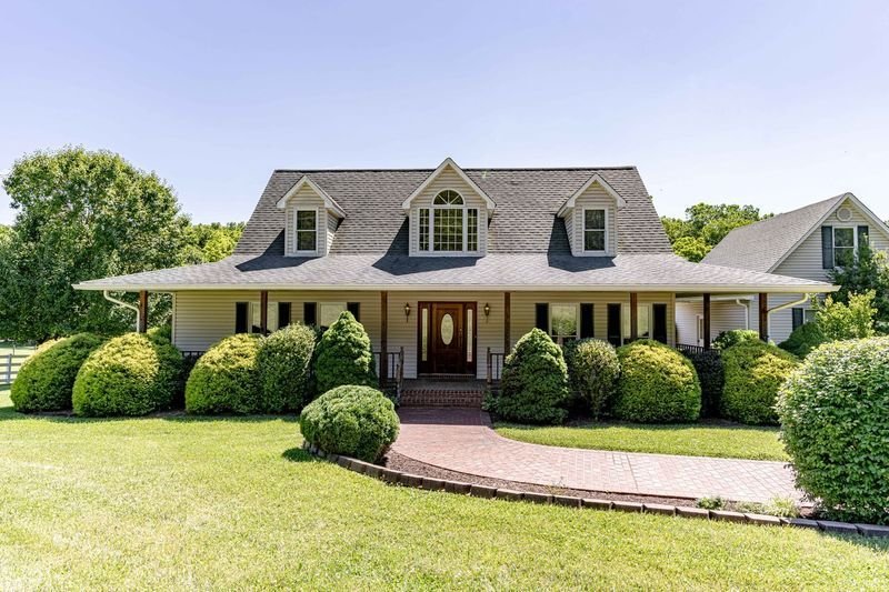 Image for Real Estate Auction – 5 Acres, 4 Bdr. Home, 4 Stall Horse Barn, Pond, Creek, Near Broad Run and Turkey Run Parks