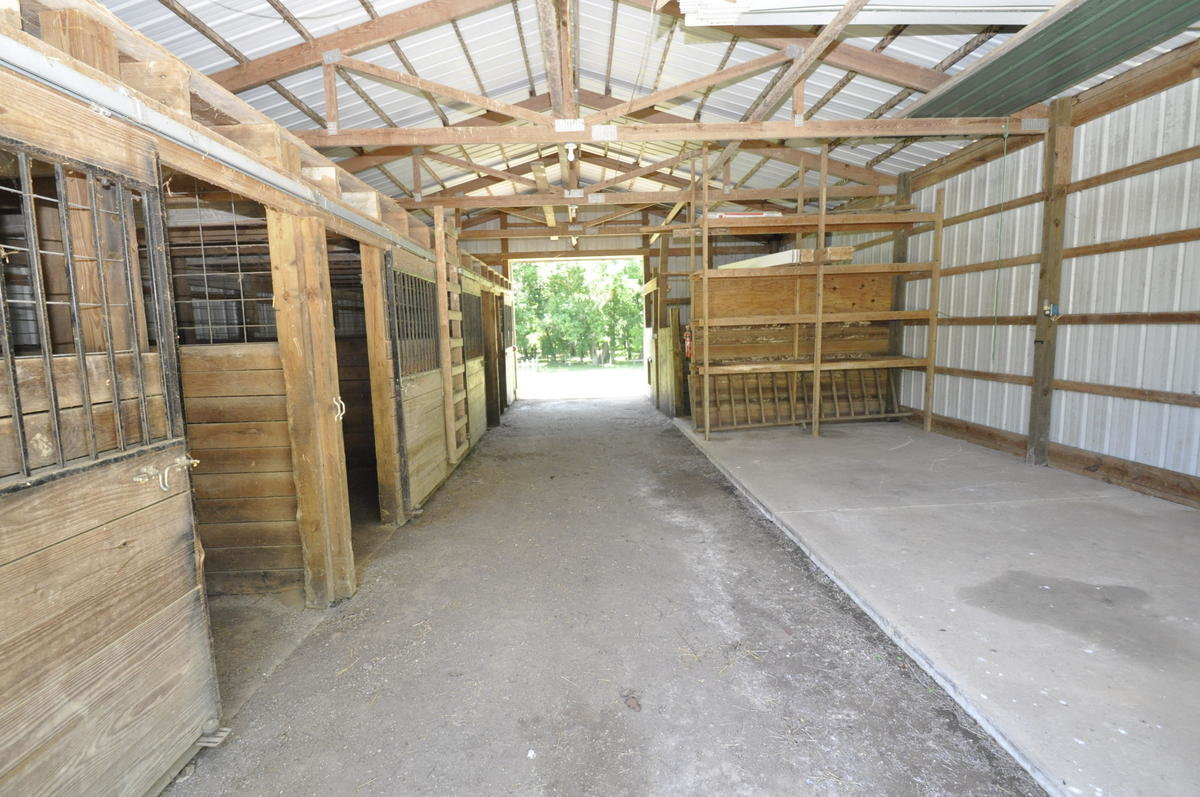 Image for Real Estate Auction – 5 Acres, 4 Bdr. Home, 4 Stall Horse Barn, Pond, Creek, Near Broad Run and Turkey Run Parks