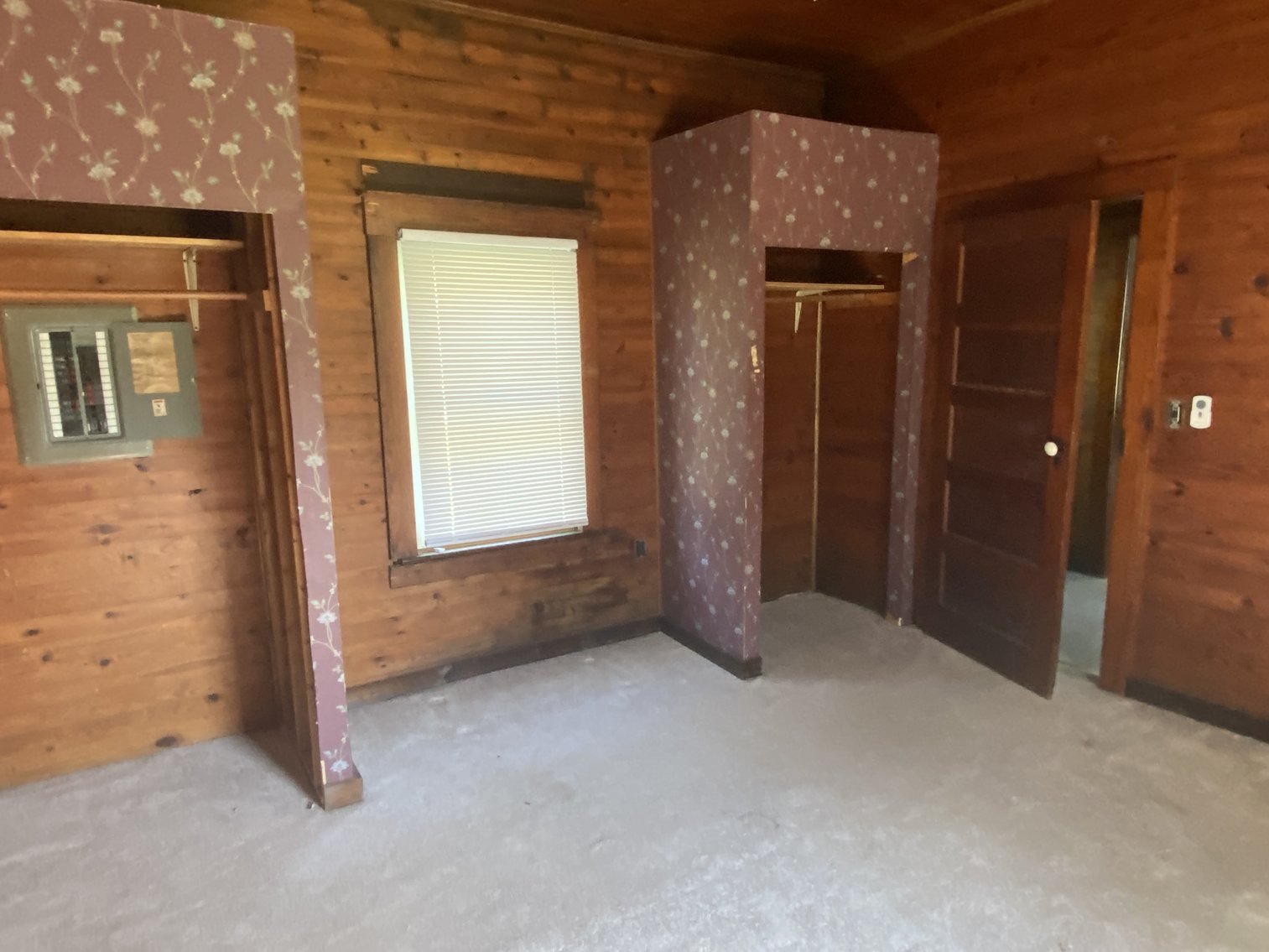 Image for Chesterfield Residential Renovation/Redevelopment Opportunity - 1 BR / 1 BA Single Family Home – 1 AC Lot Near Pocahontas State Park & Lake Chesdin – 9707 Cattail Rd., Chesterfield, VA 23838